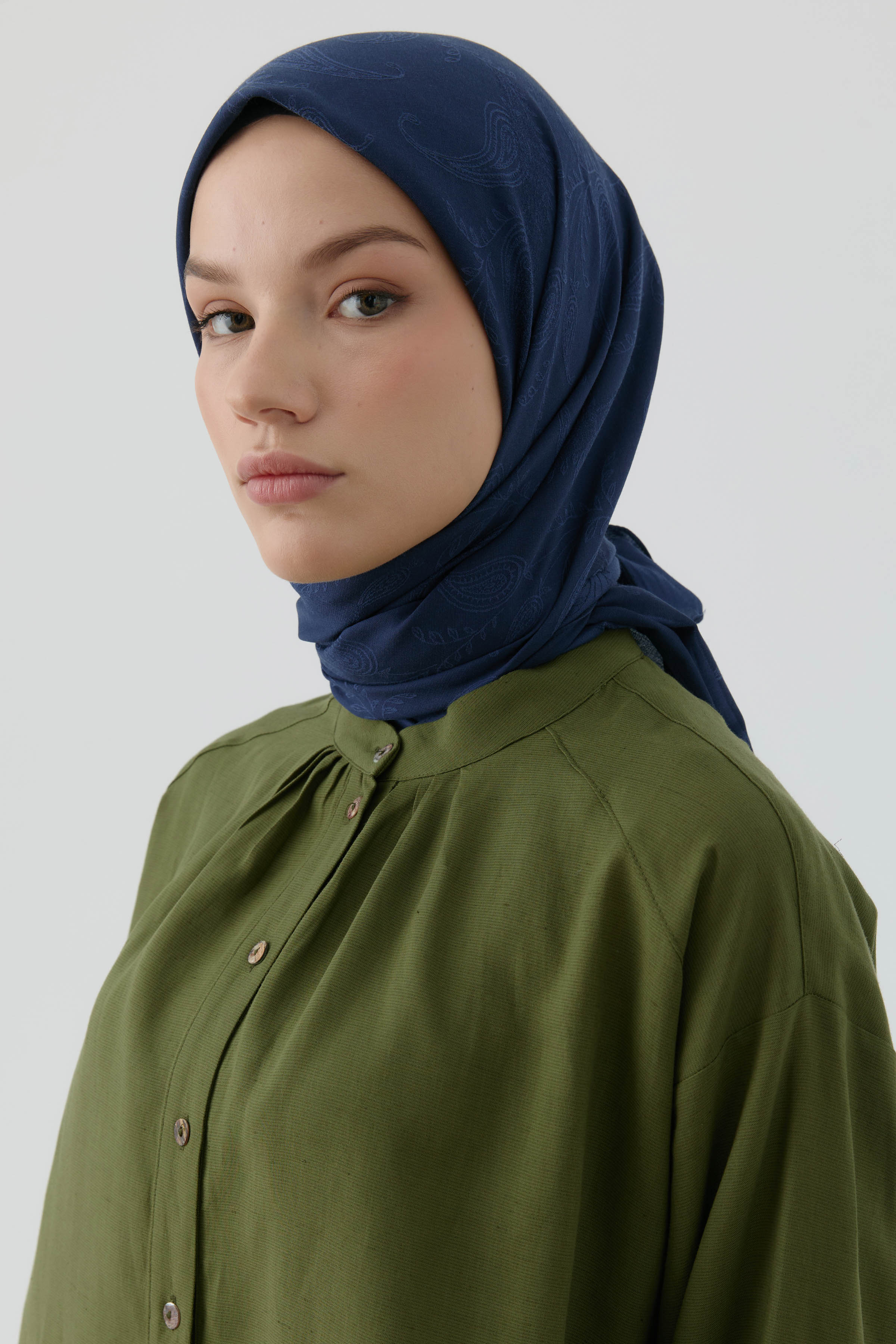 Floral Desen Kenar Detaylı Stil Eşarp - Lacivert TUGBA