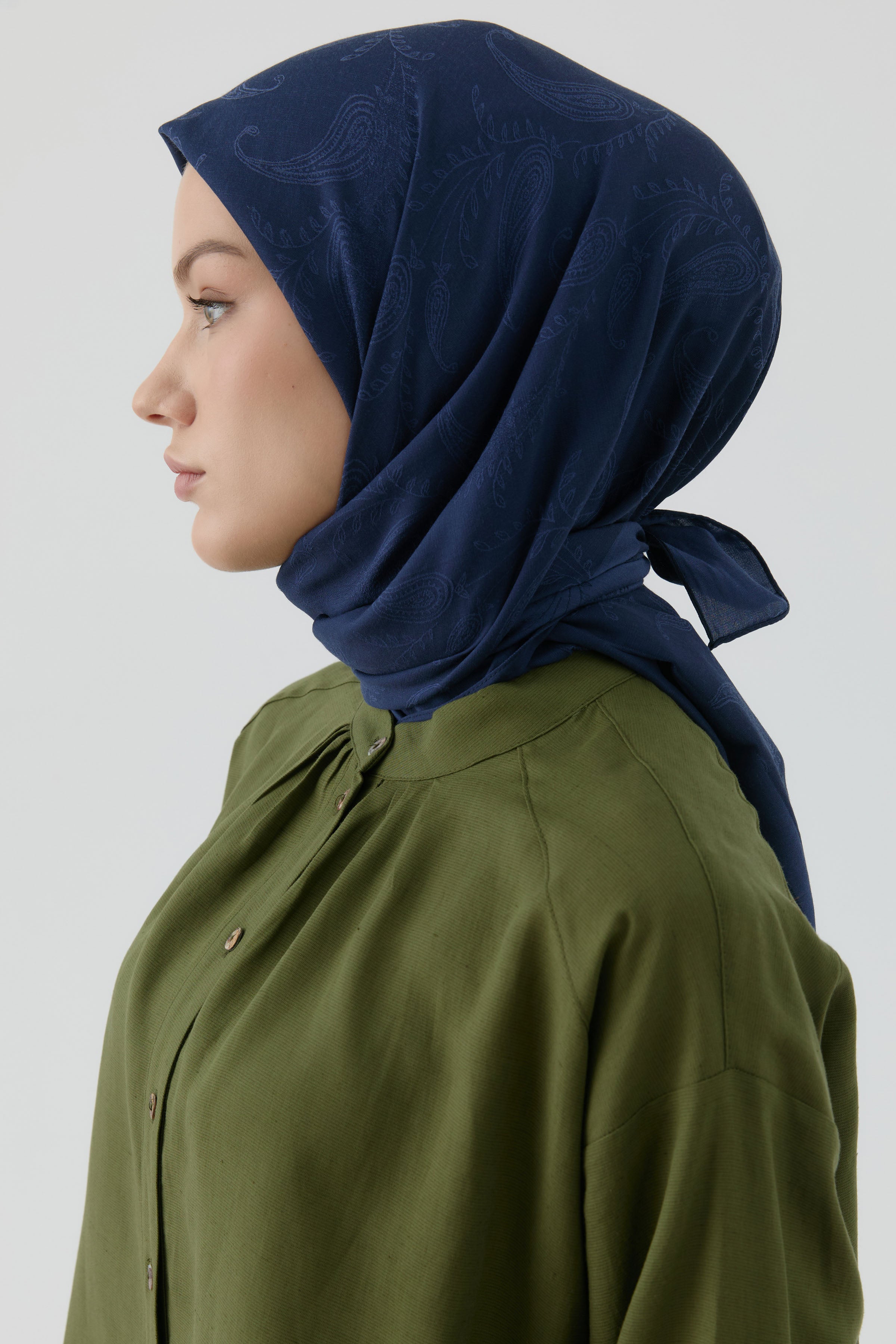 Floral Desen Kenar Detaylı Stil Eşarp - Lacivert TUGBA