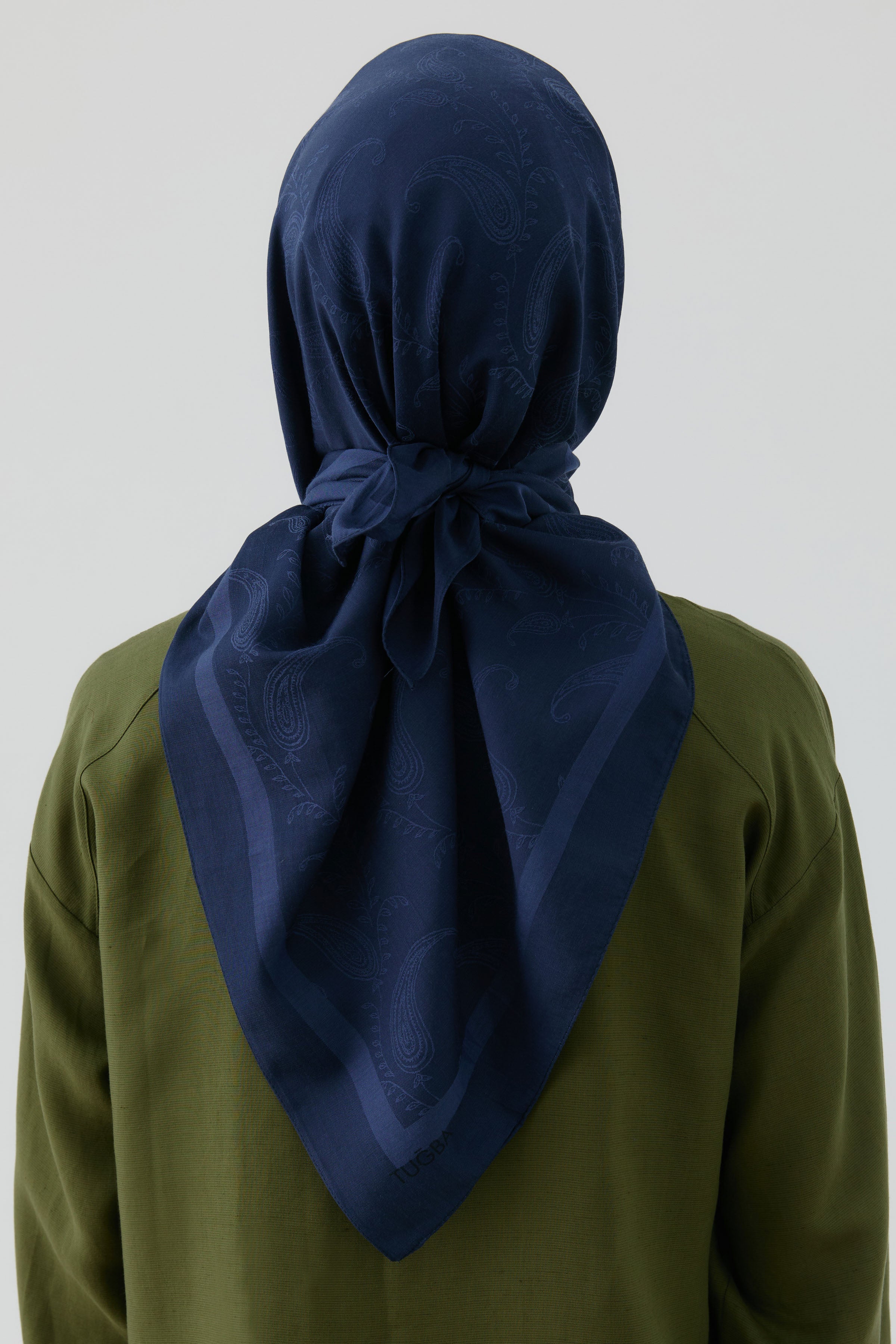 Floral Desen Kenar Detaylı Stil Eşarp - Lacivert TUGBA