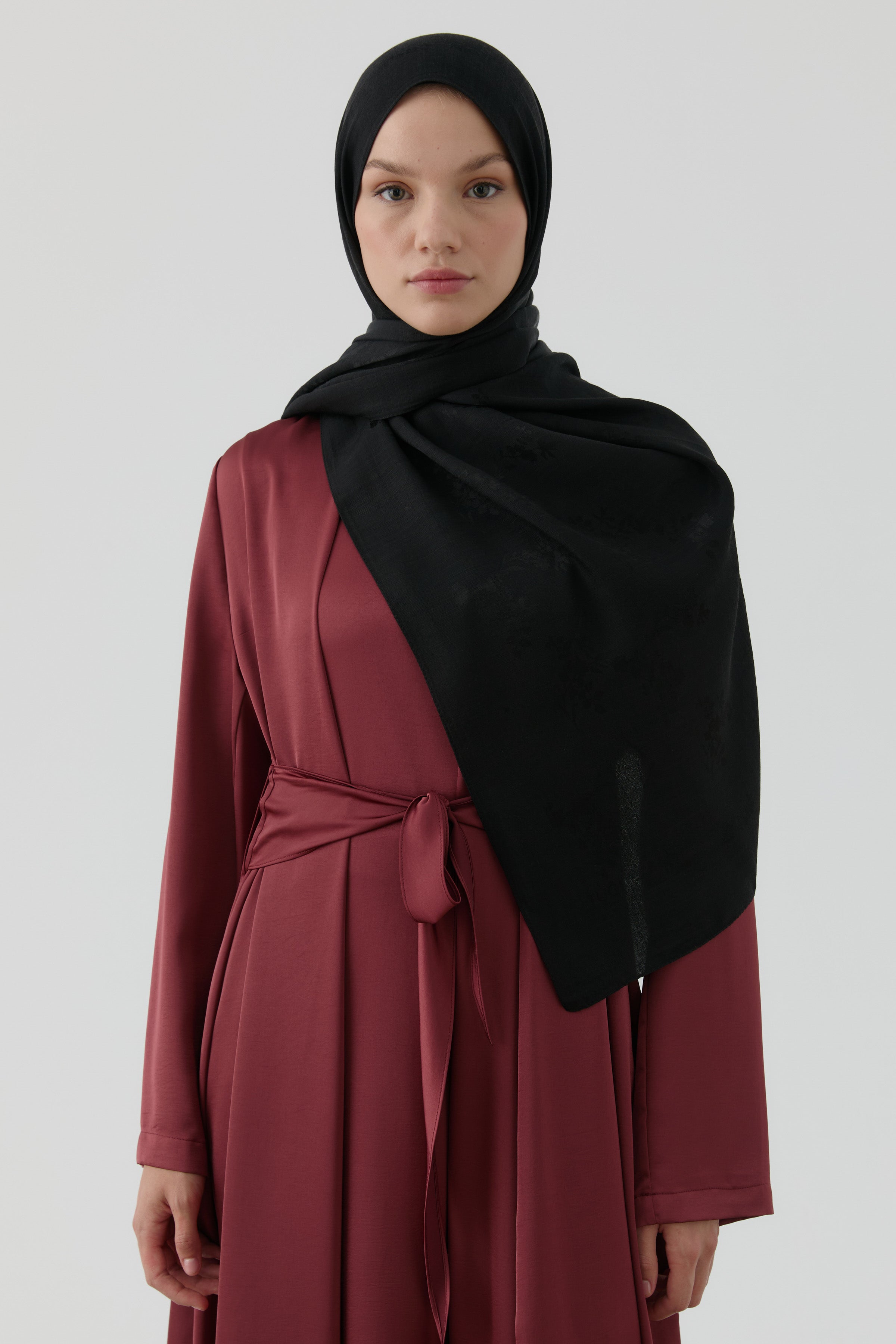 Floral Jakar Naturel Şal - Siyah TUGBA