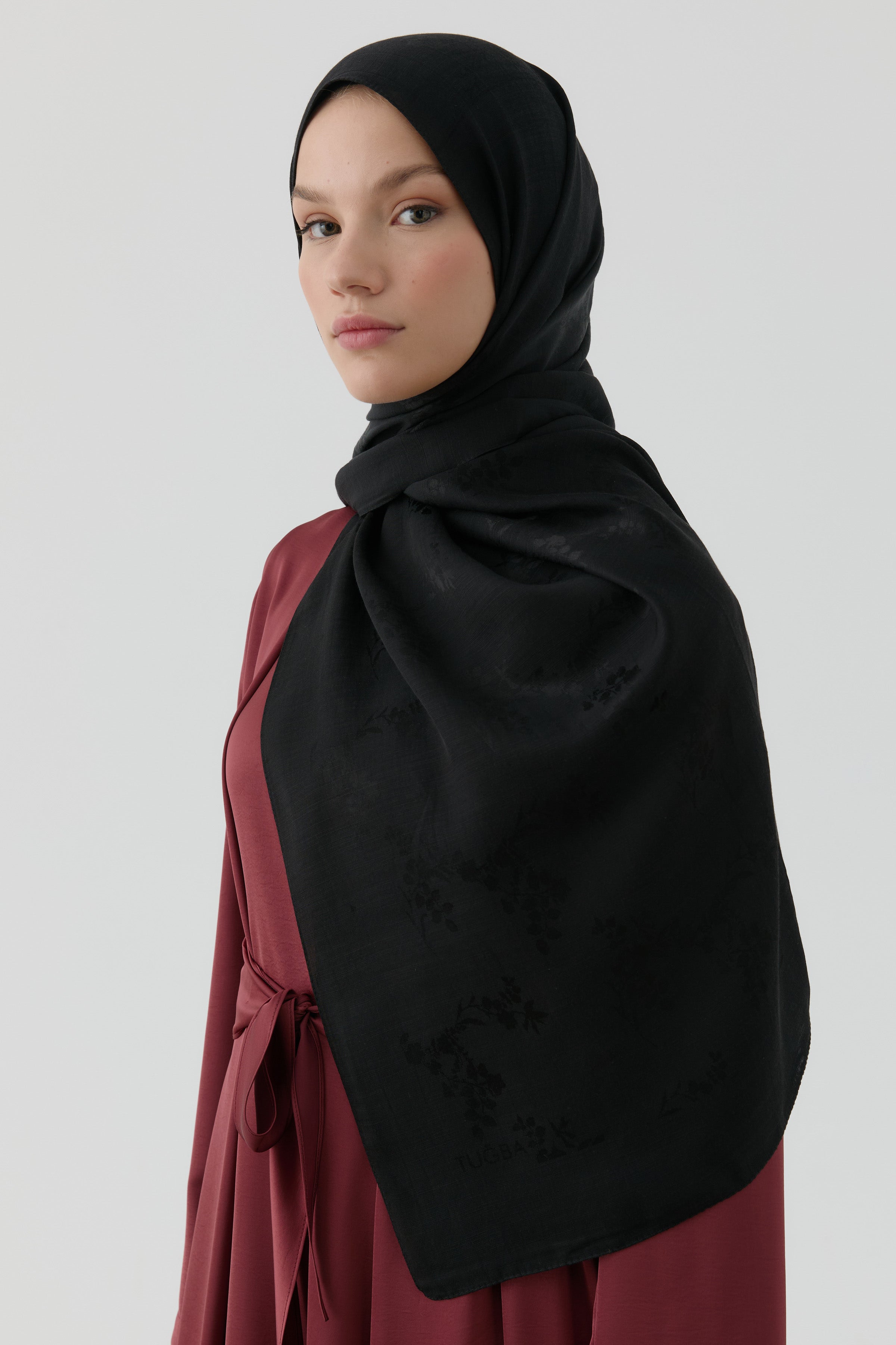 Floral Jakar Naturel Şal - Siyah TUGBA