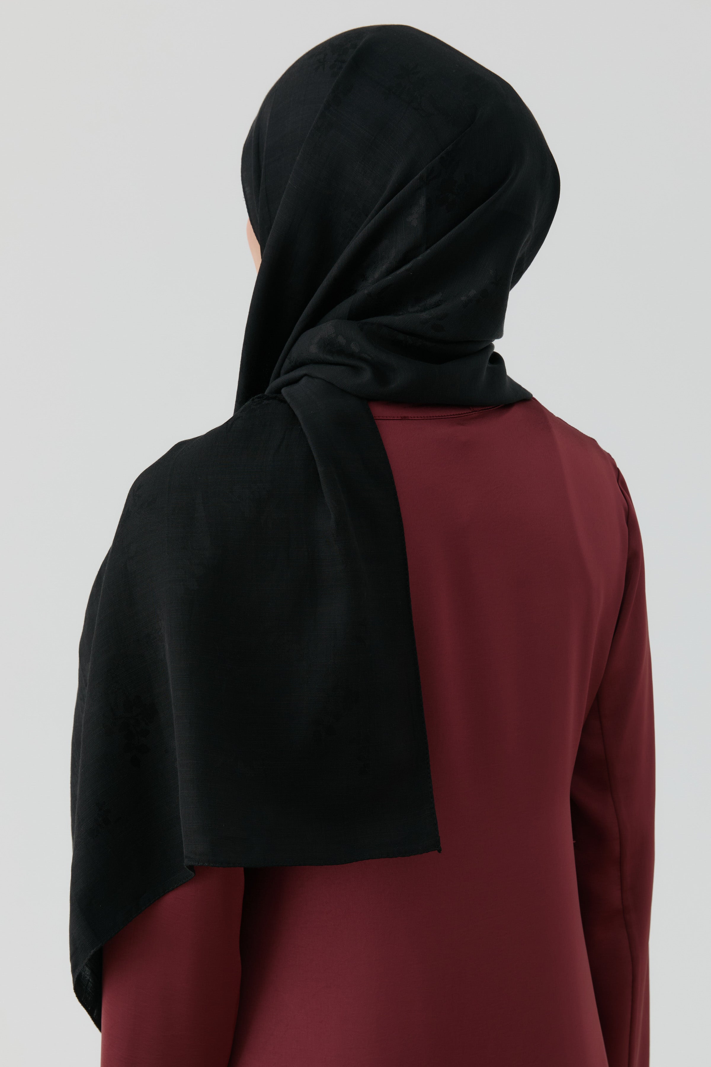 Floral Jakar Naturel Şal - Siyah TUGBA