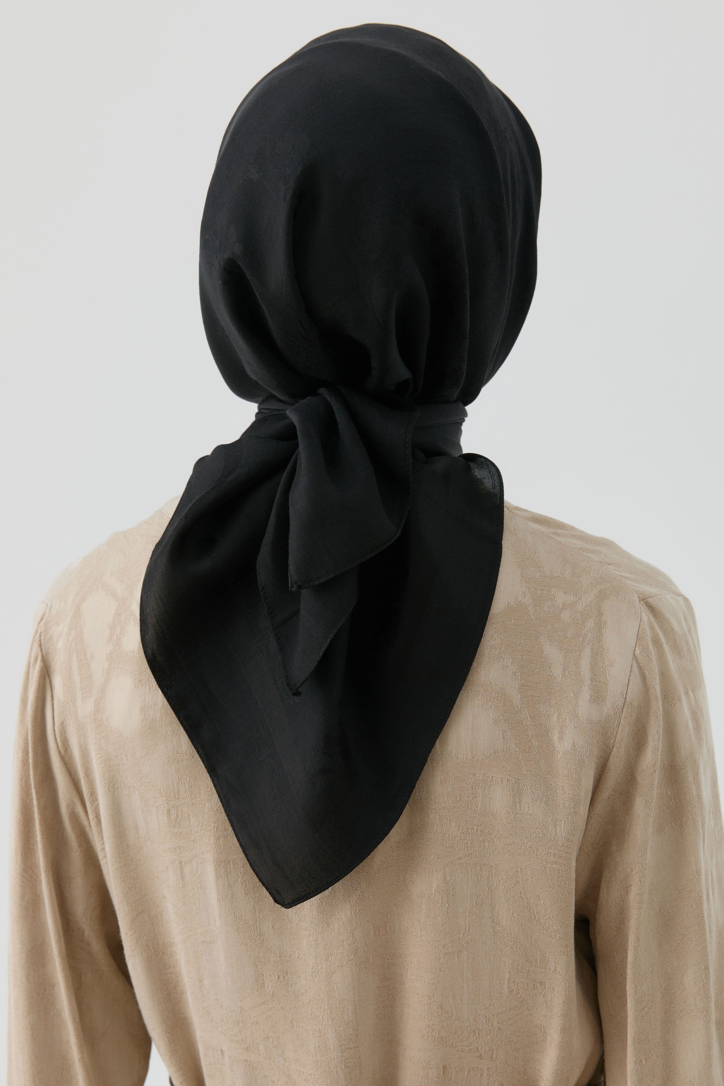 Floral Jakar Nida Naturel Eşarp - Siyah TUGBA