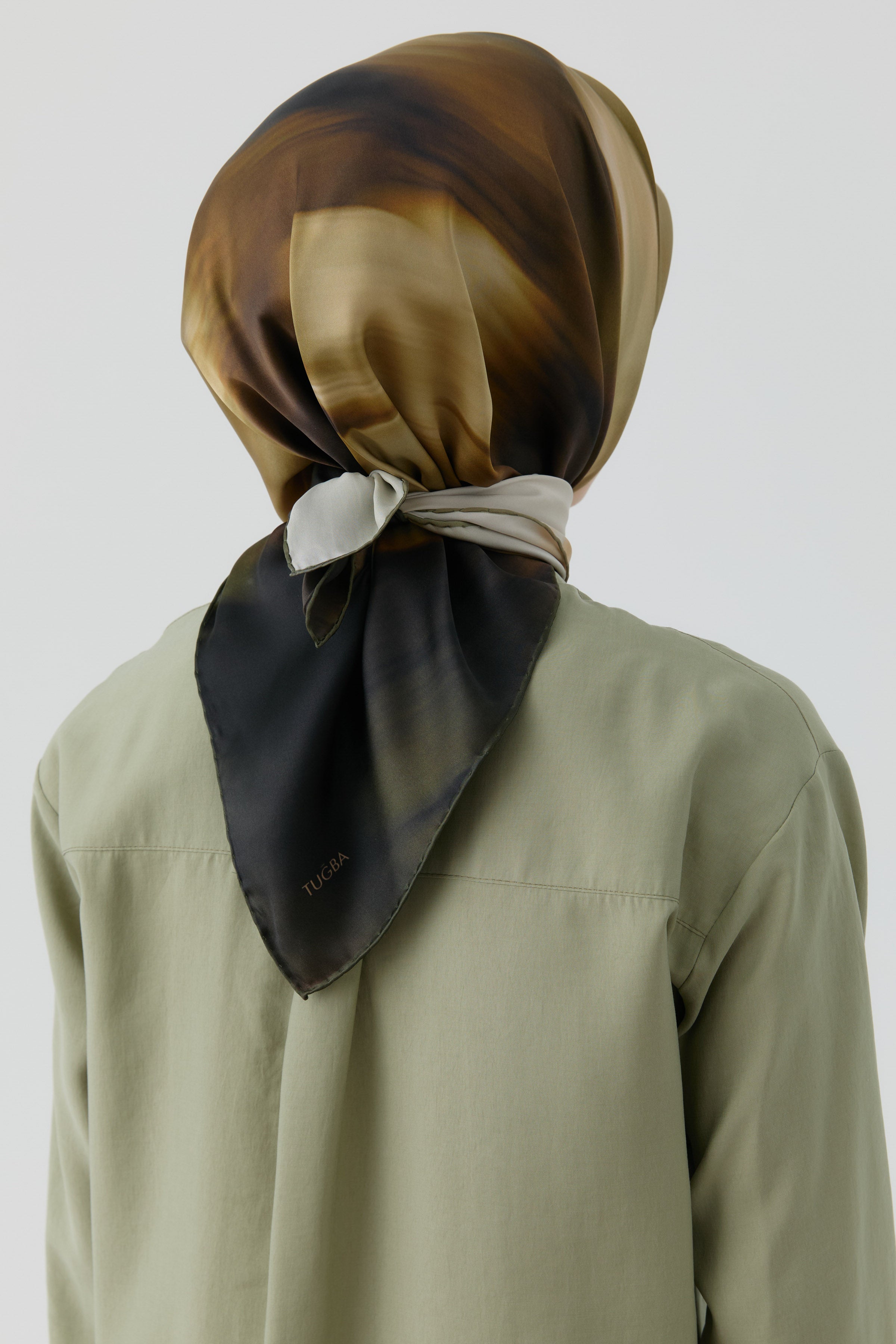 Flu Desenli Sura İpek Eşarp - Haki TUGBA