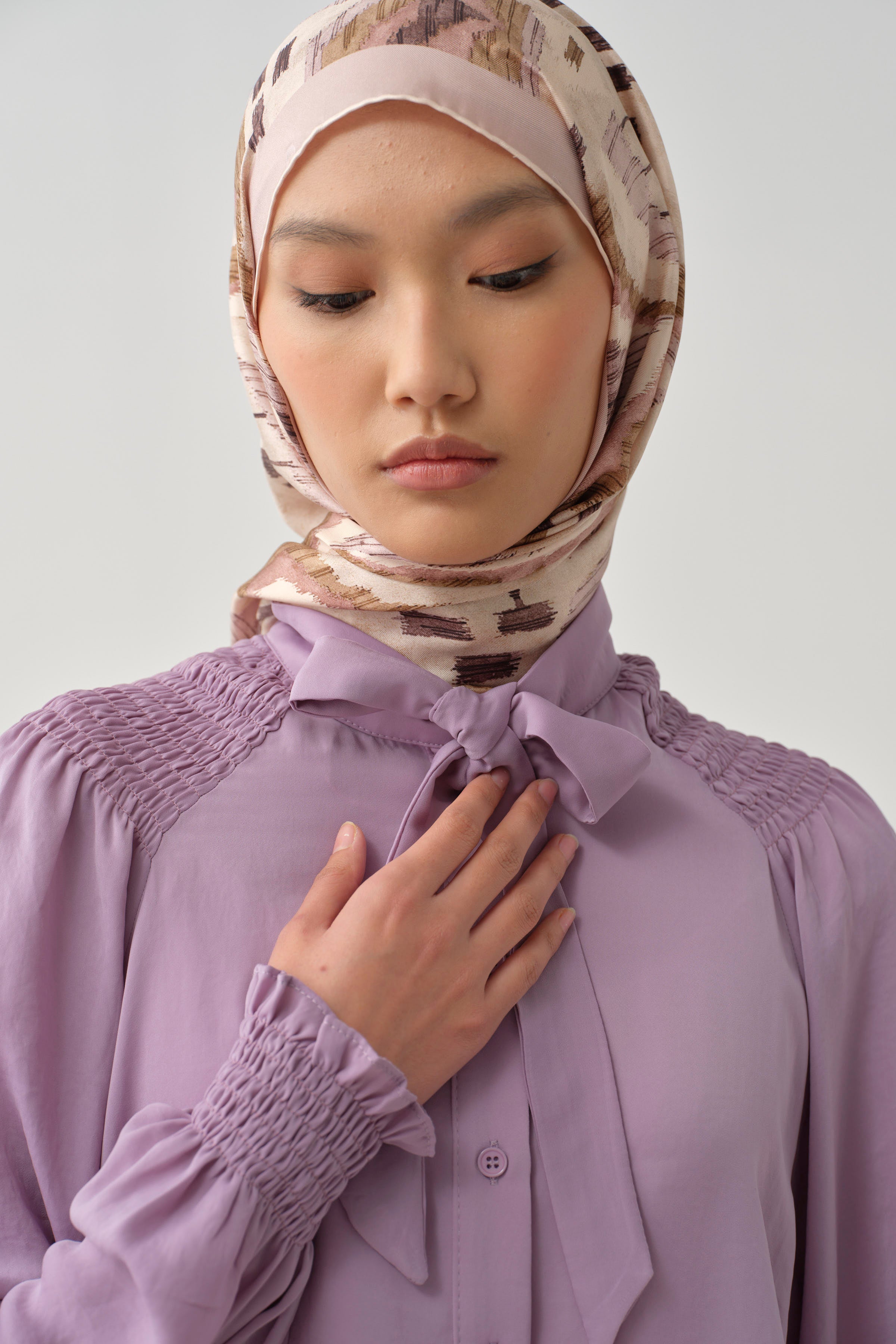 Fular Yaka Büzgü Detay Tunik - Lila TUGBA