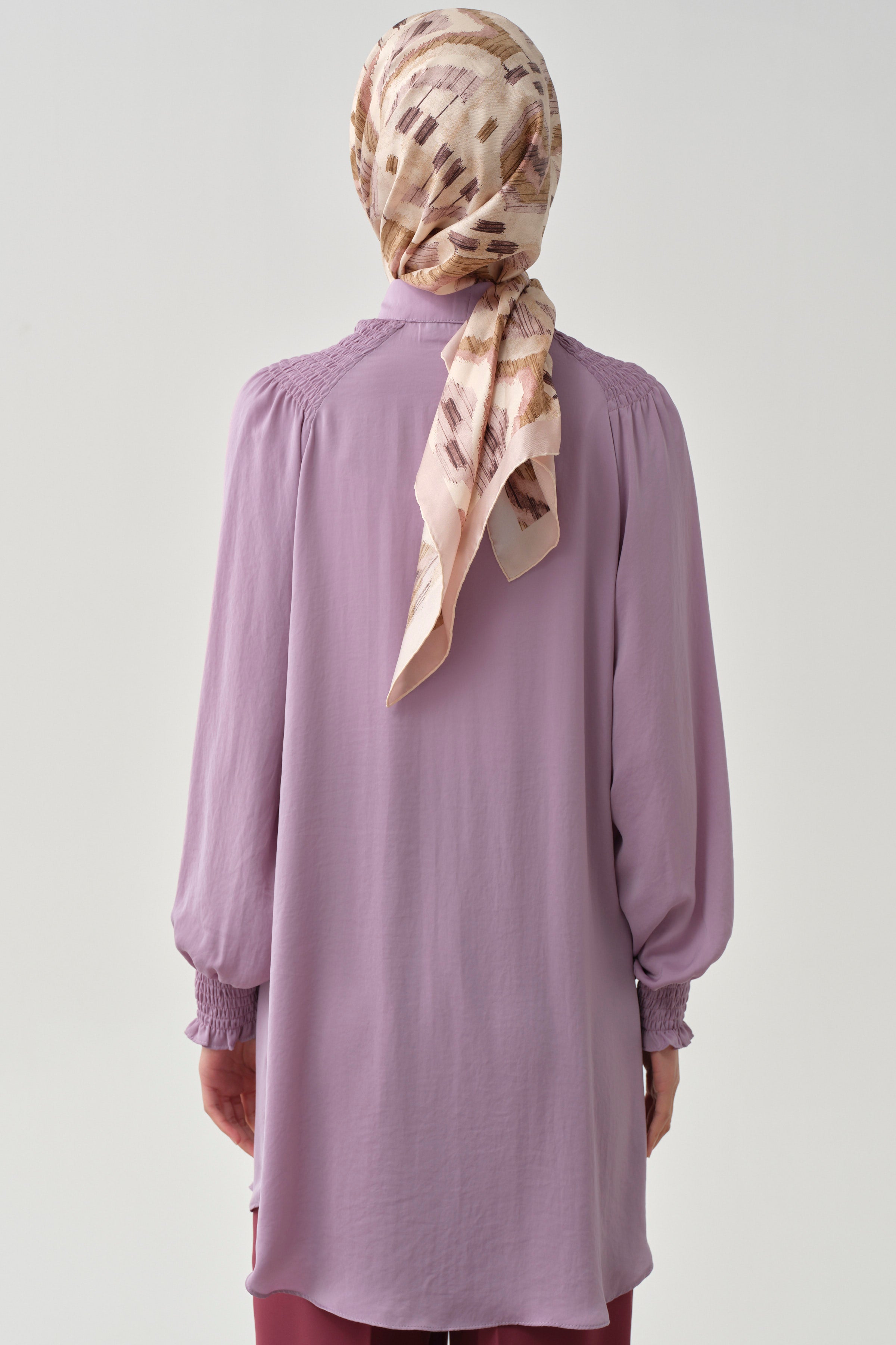 Fular Yaka Büzgü Detay Tunik - Lila TUGBA