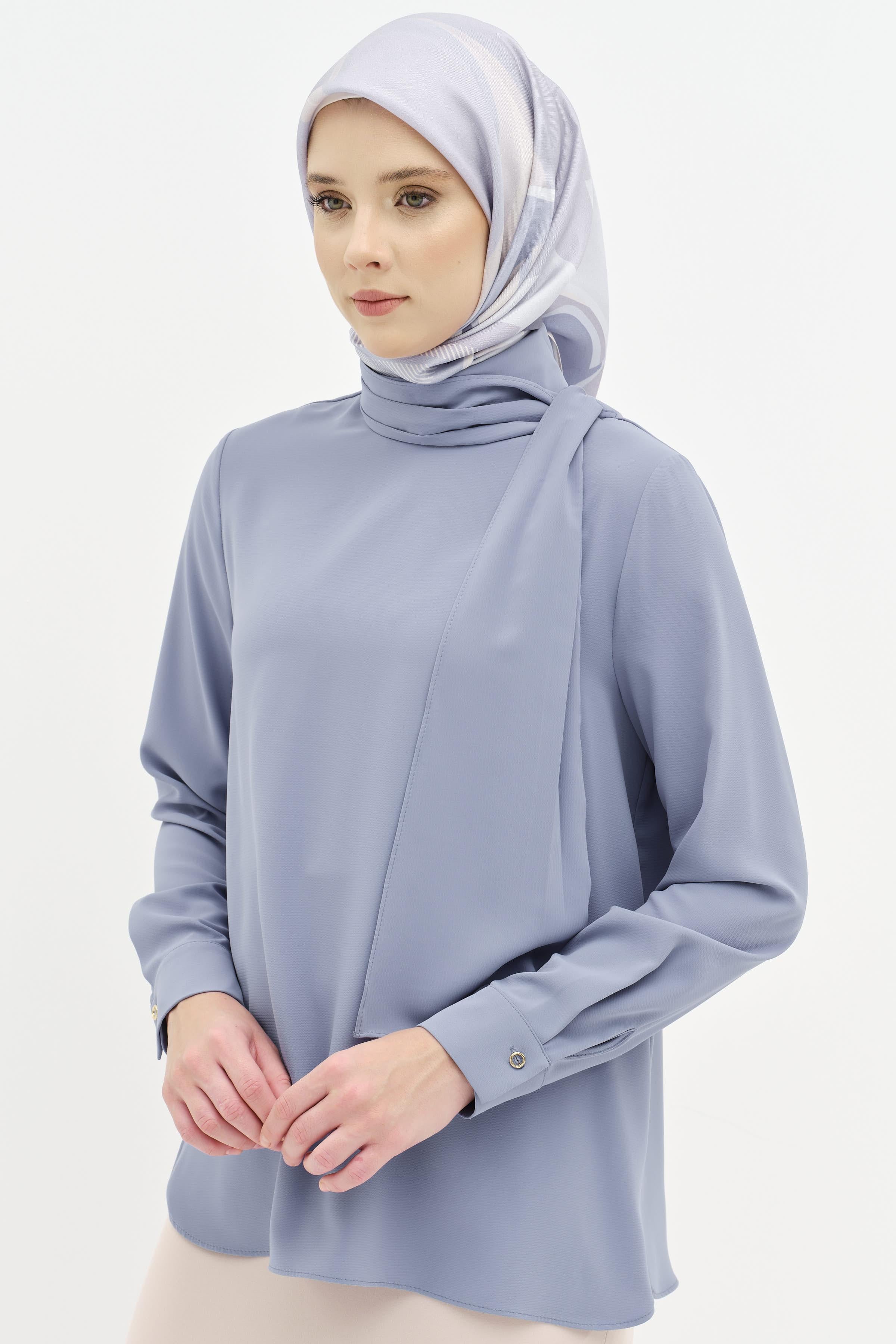 Fular Yaka Detaylı Bluz - Mavi TUGBA
