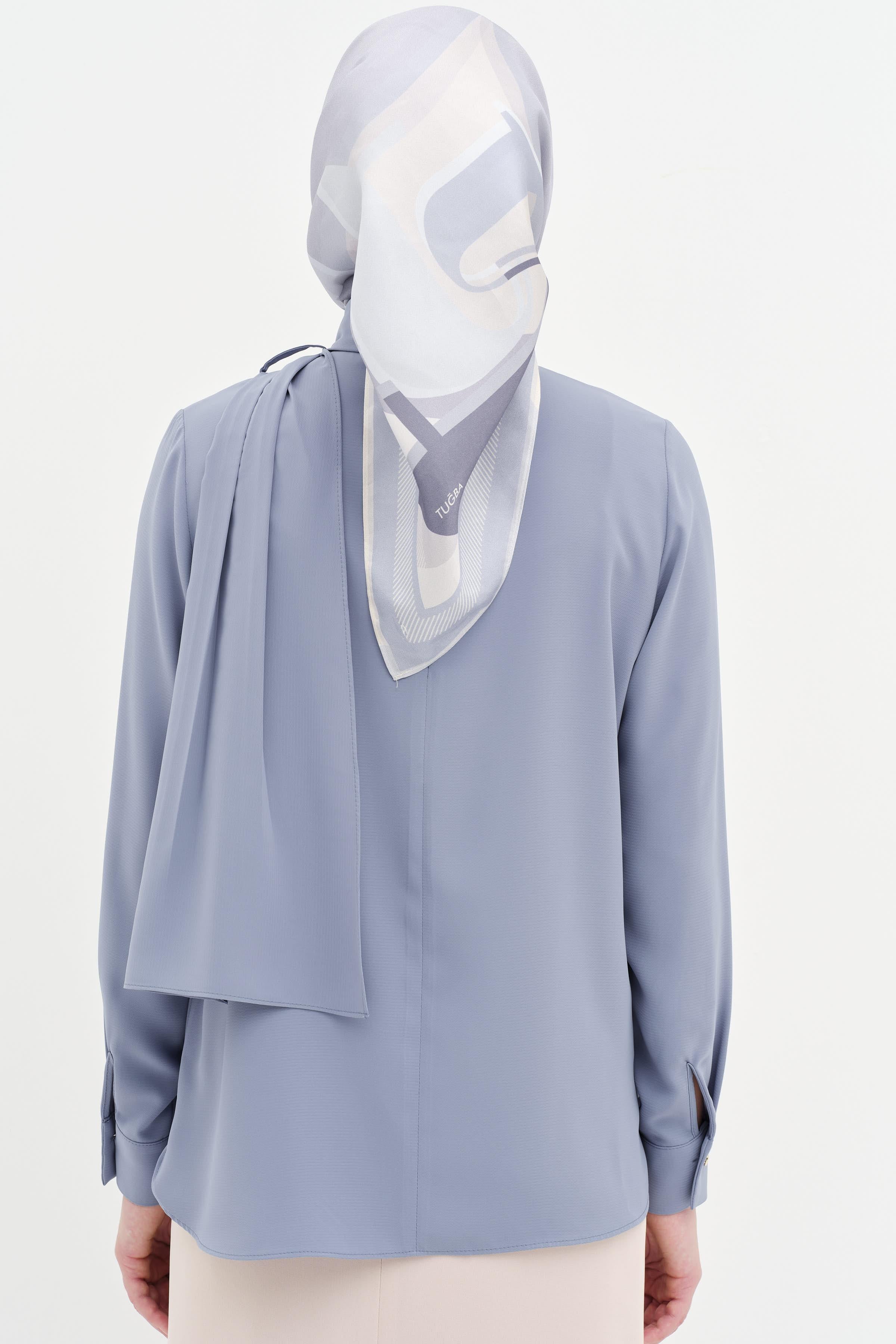 Fular Yaka Detaylı Bluz - Mavi TUGBA