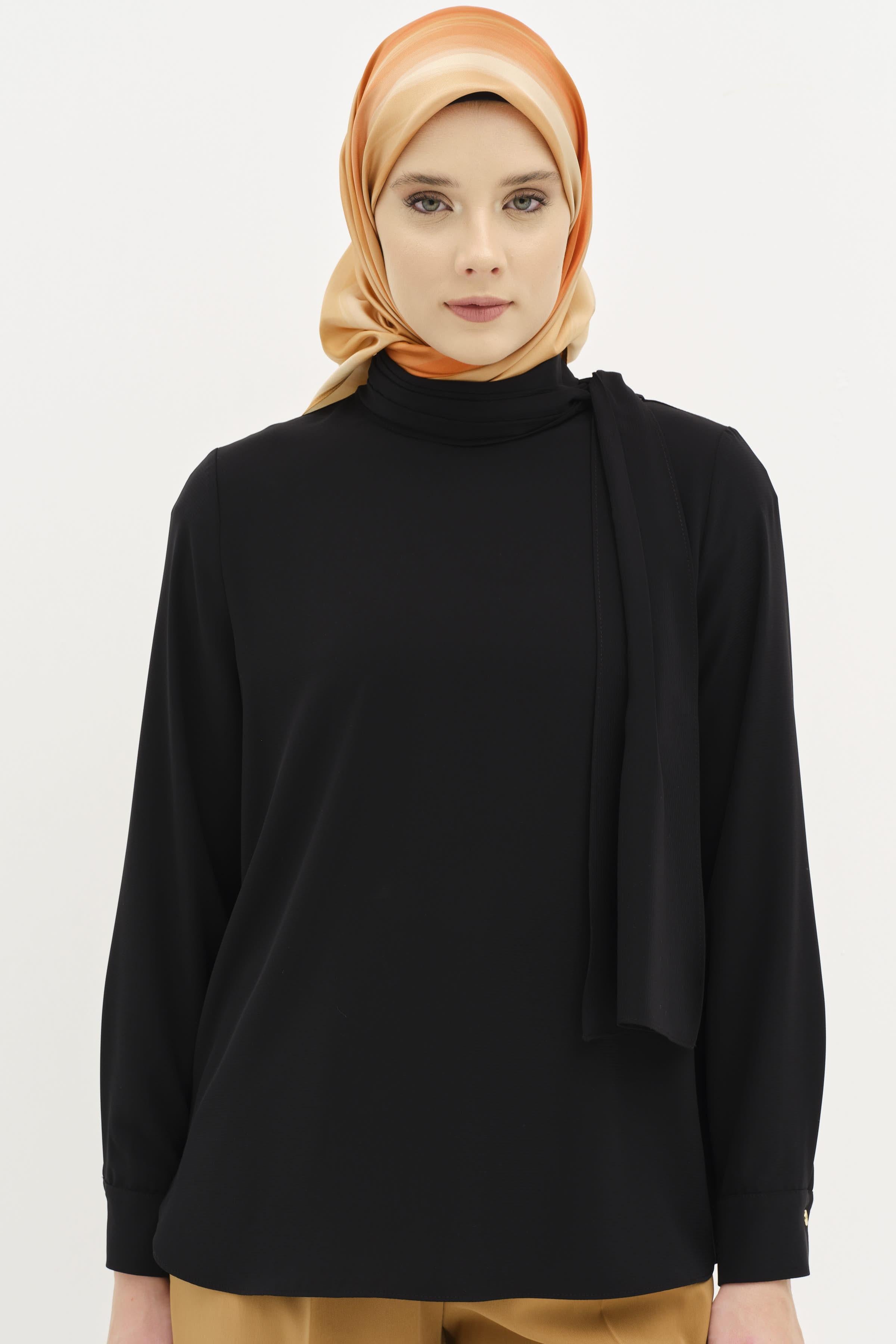 Fular Yaka Detaylı Bluz - Siyah TUGBA