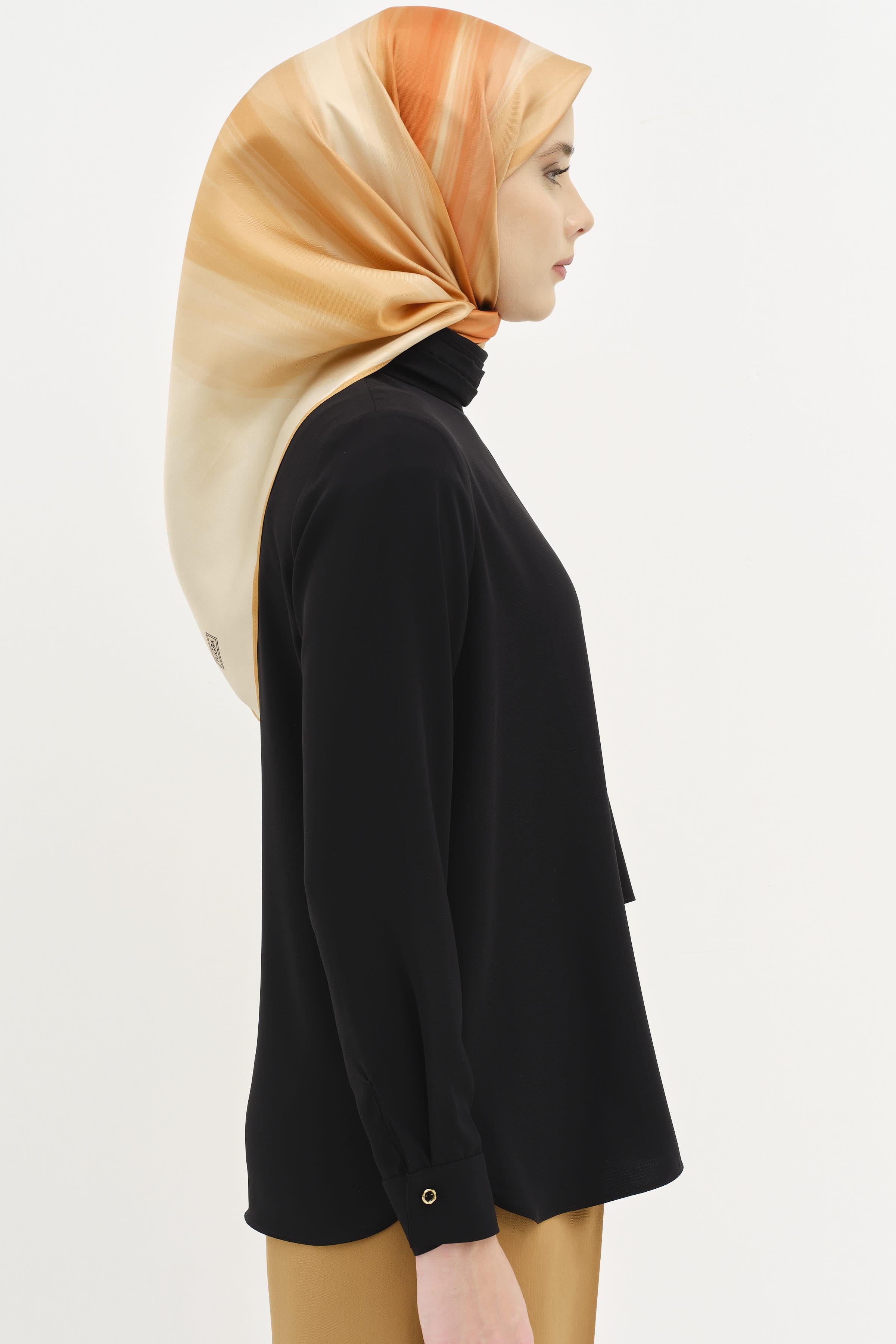 Fular Yaka Detaylı Bluz - Siyah TUGBA