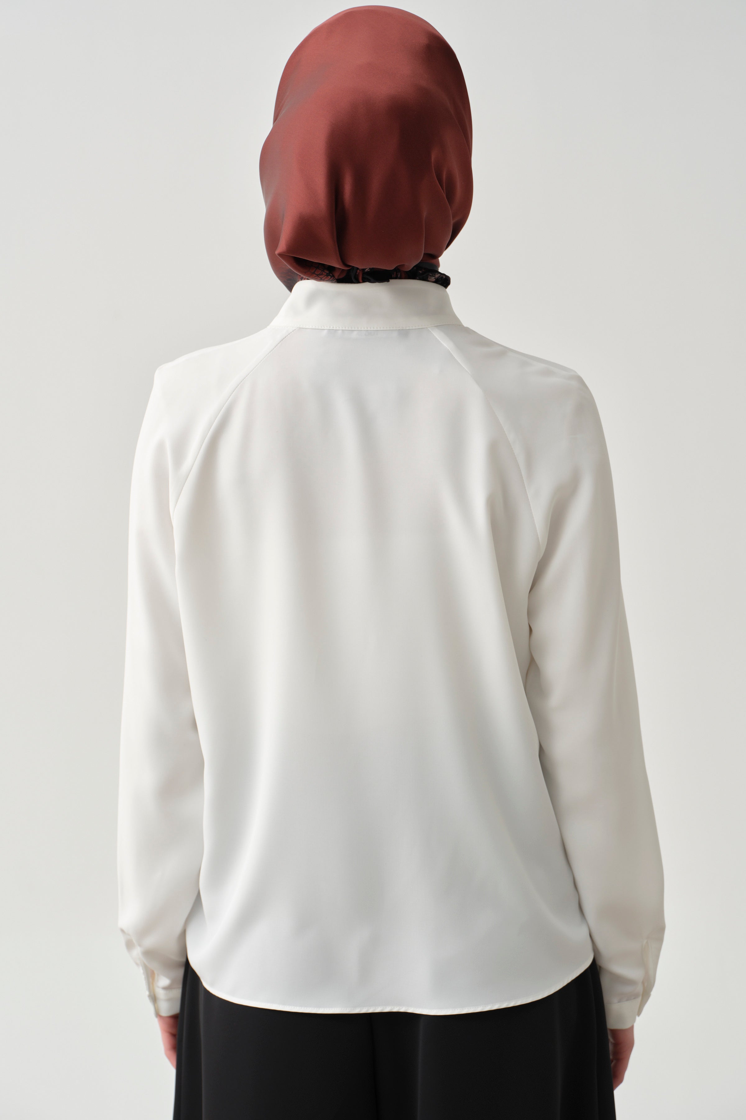 Fular Yaka Gömlek - Ekru TUGBA