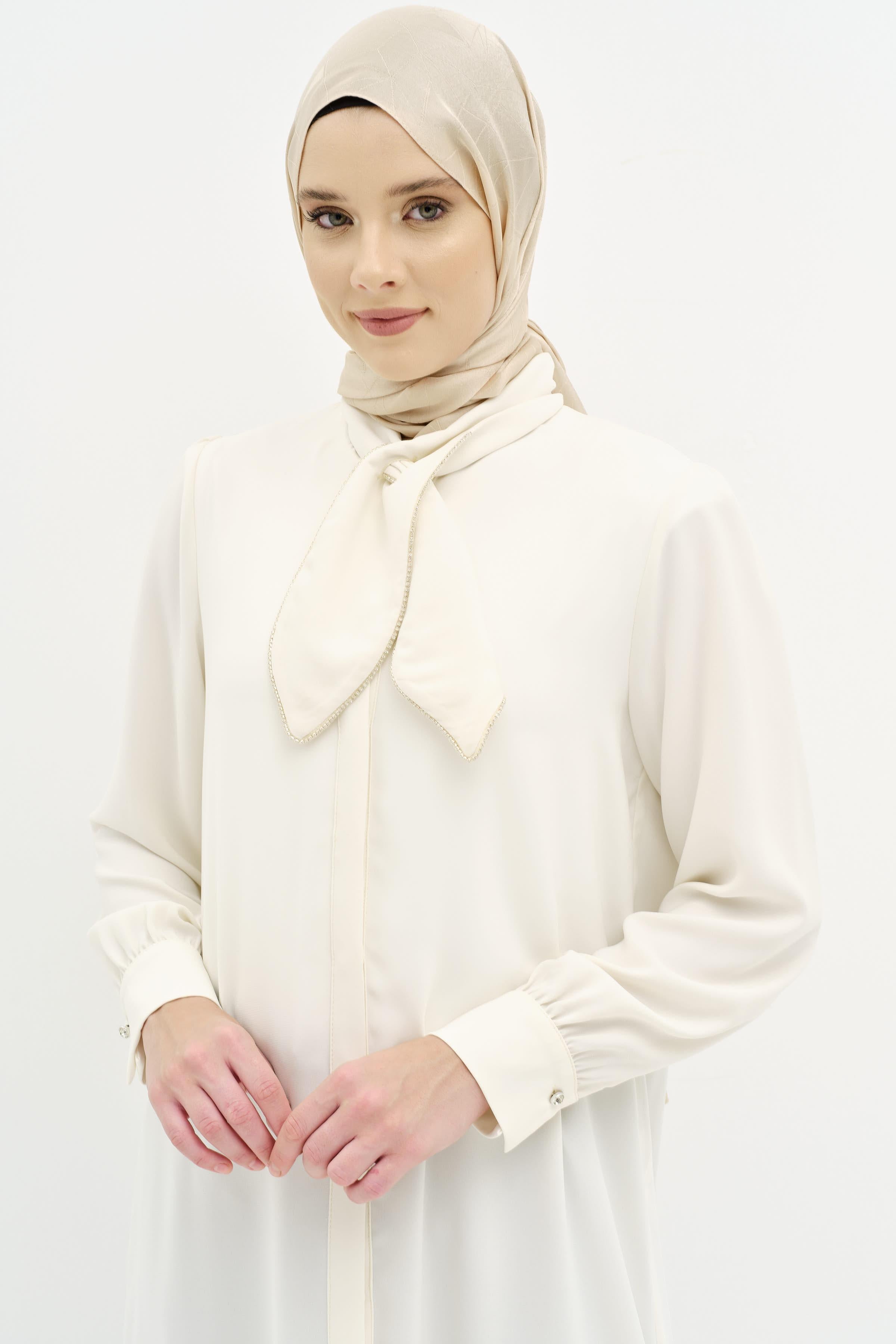 Fular Yaka Taş Detaylı Tunik - Ekru TUGBA