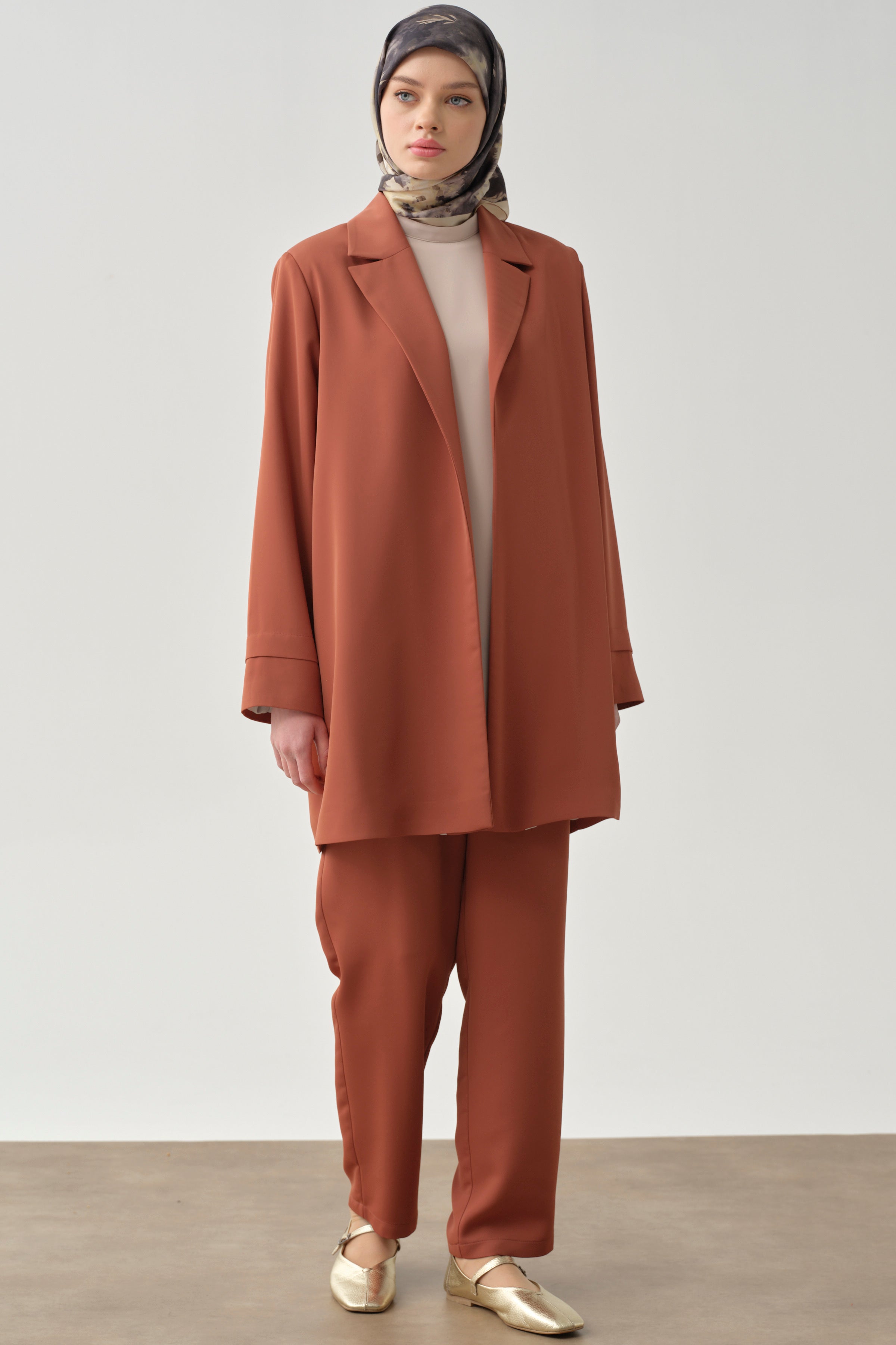 Garnili Ceket Pantolon Üçlü Takım - Açık Kahve TUGBA