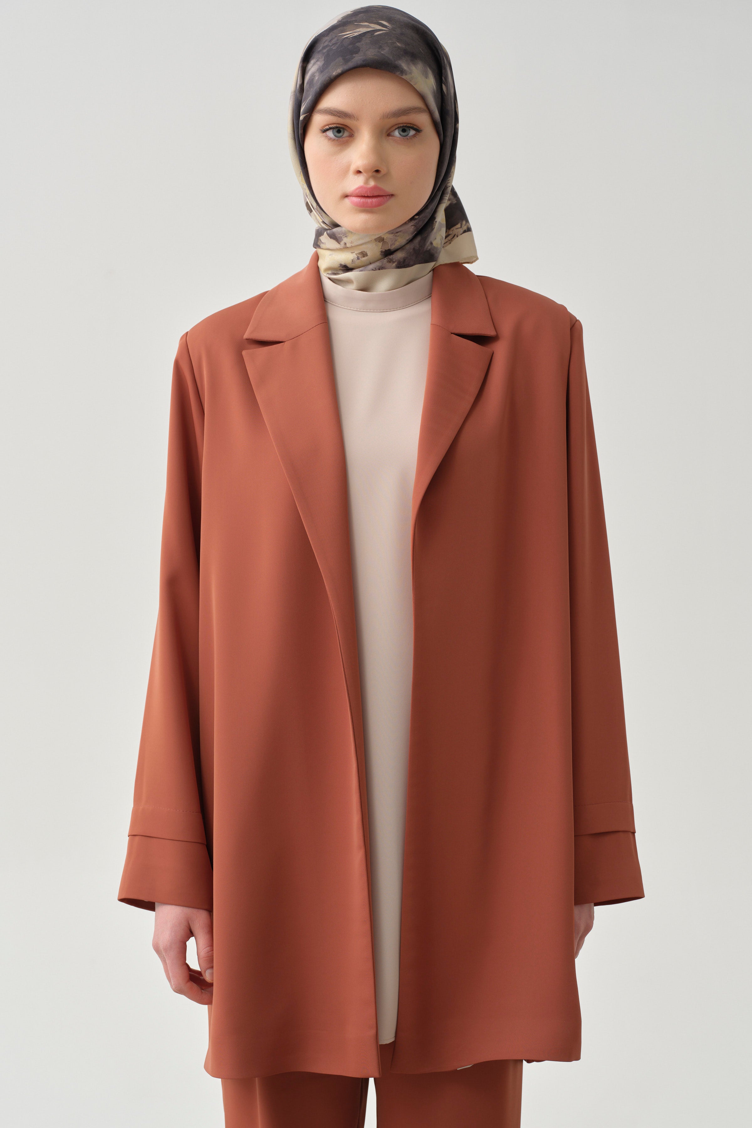 Garnili Ceket Pantolon Üçlü Takım - Açık Kahve TUGBA