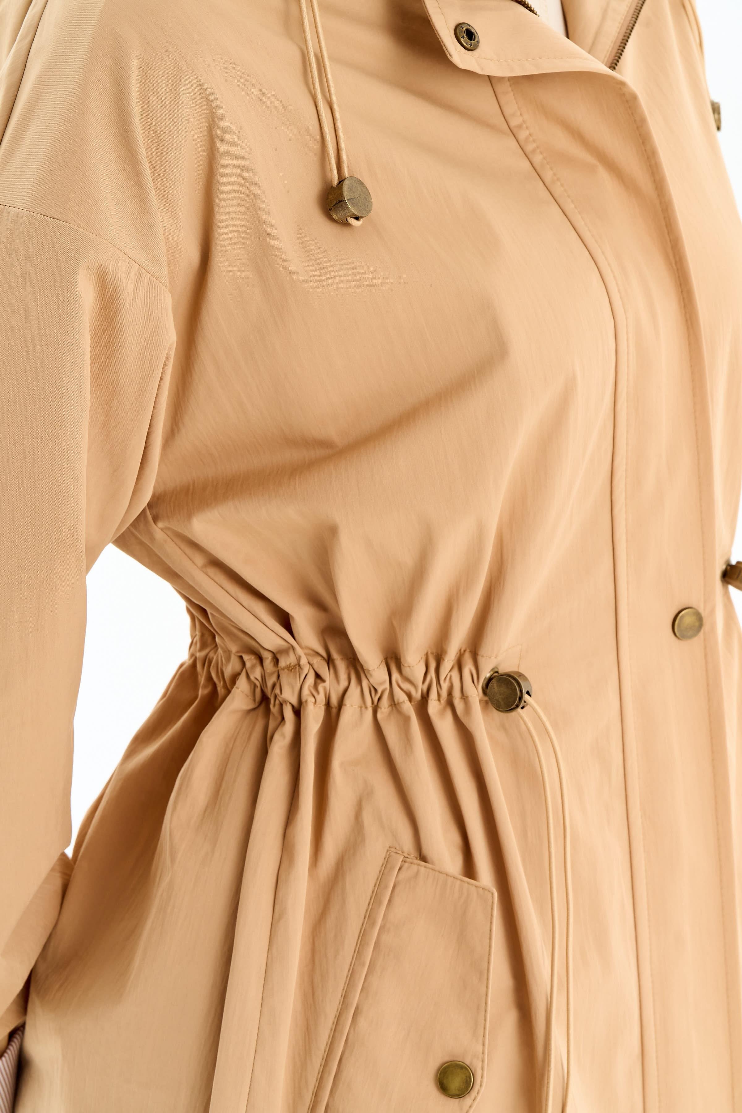 Garnili Kapişonlu Yağmurluk - Camel TUGBA