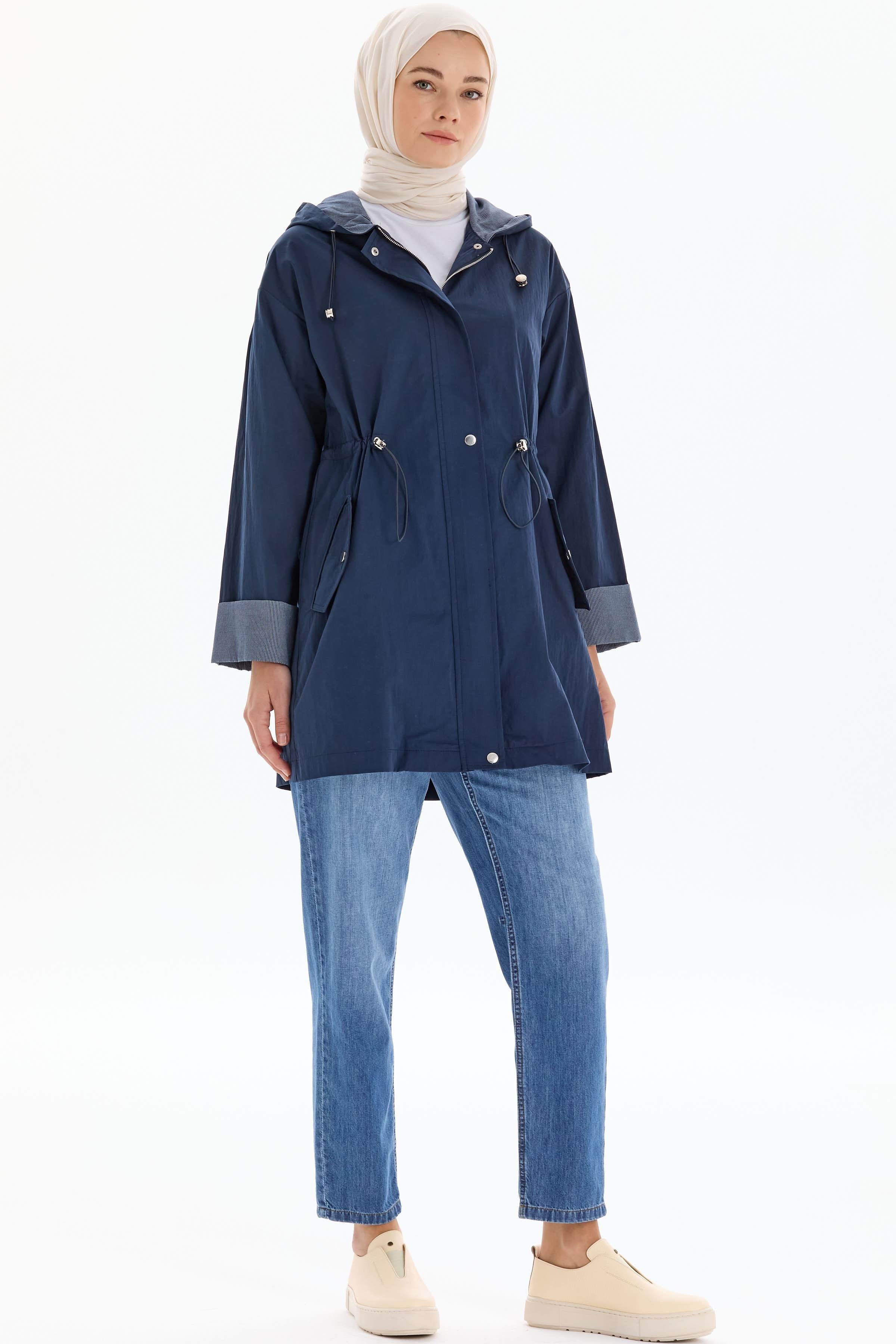 Garnili Kapişonlu Yağmurluk - Lacivert TUGBA