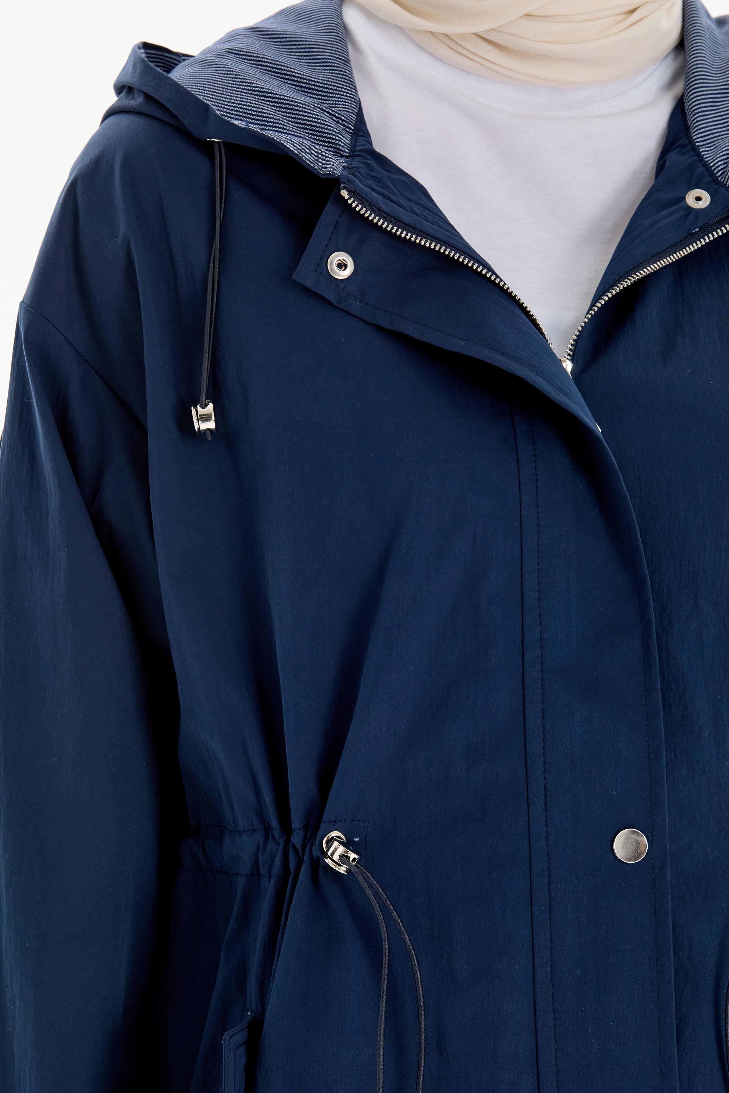 Garnili Kapişonlu Yağmurluk - Lacivert TUGBA