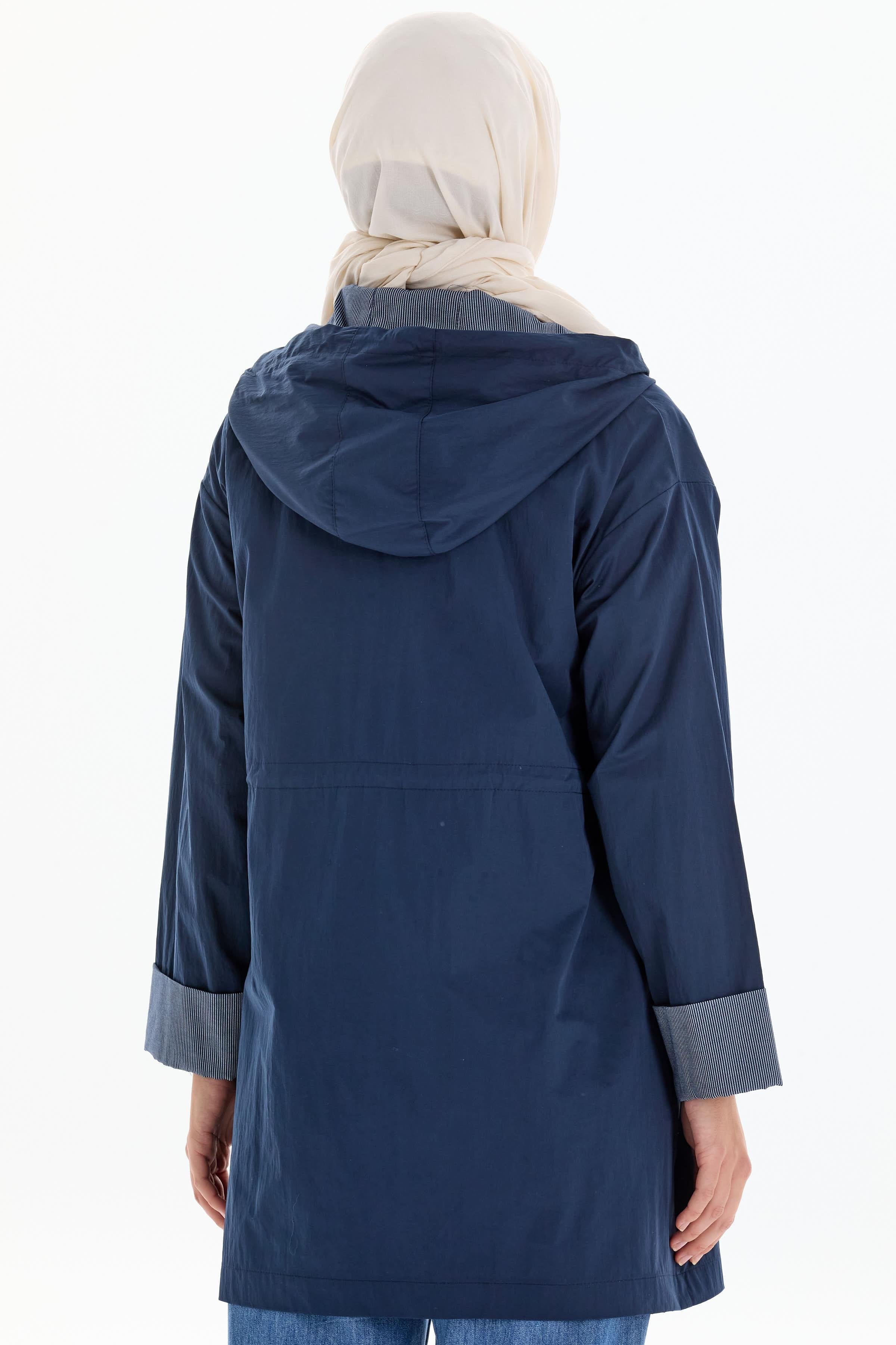 Garnili Kapişonlu Yağmurluk - Lacivert TUGBA