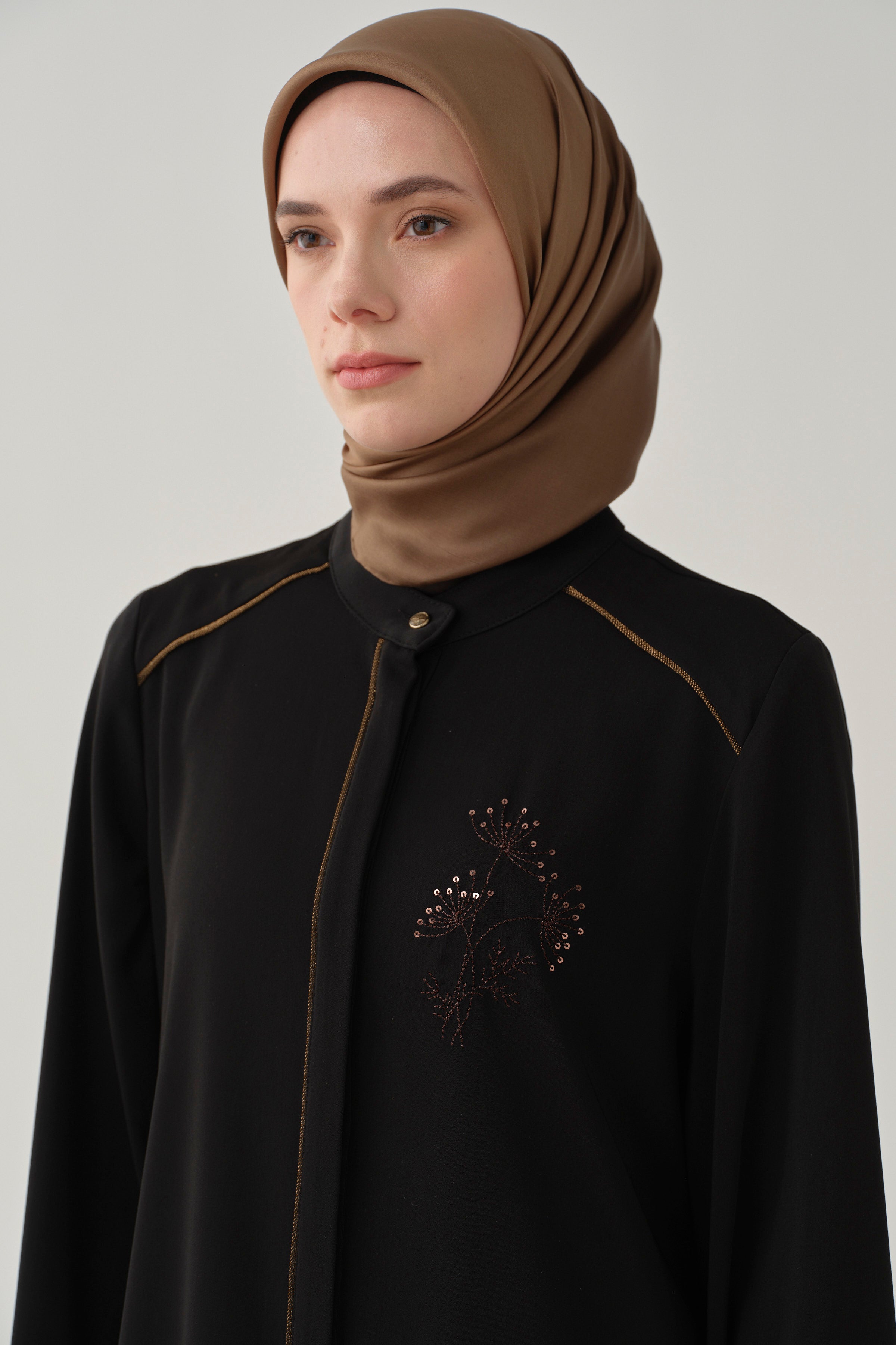 Garnili Nakış Detaylı Tunik - Siyah TUGBA