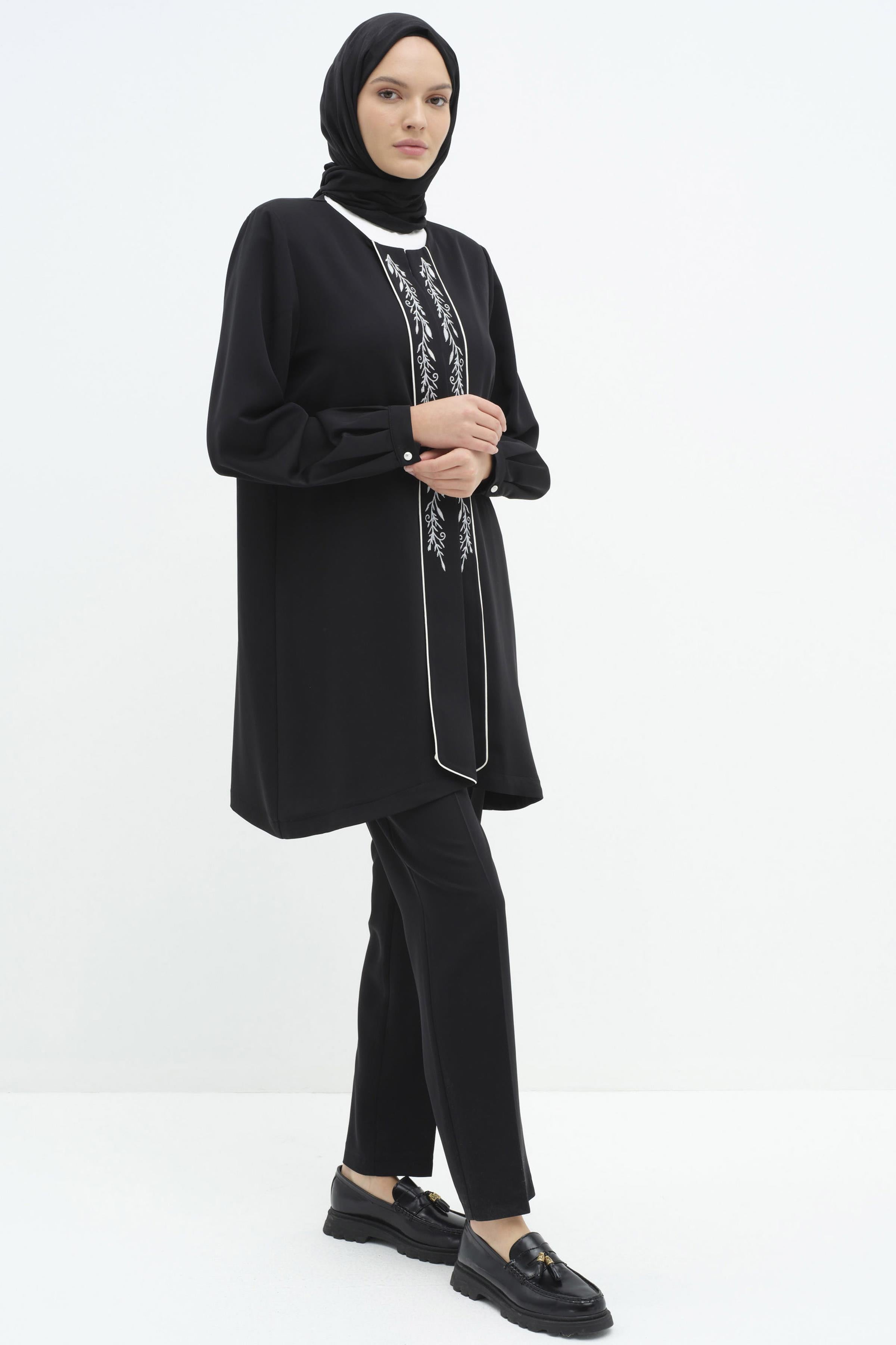 Garnili Nakışlı Ceket Bluz Takım - Siyah TUGBA