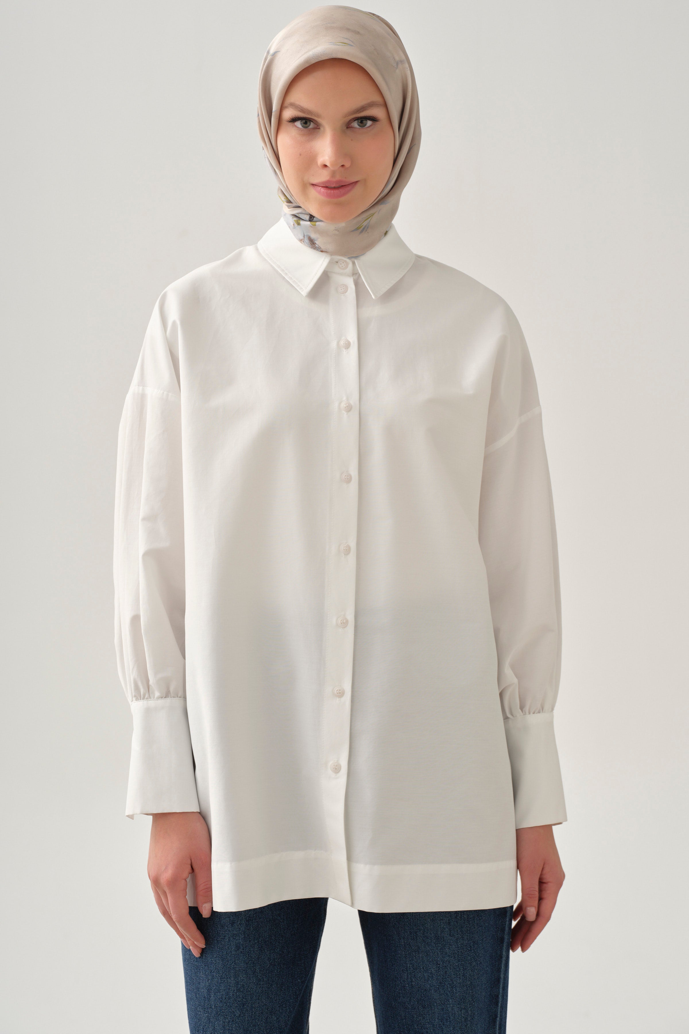 Geniş Manşetli Gömlek - Ekru TUGBA