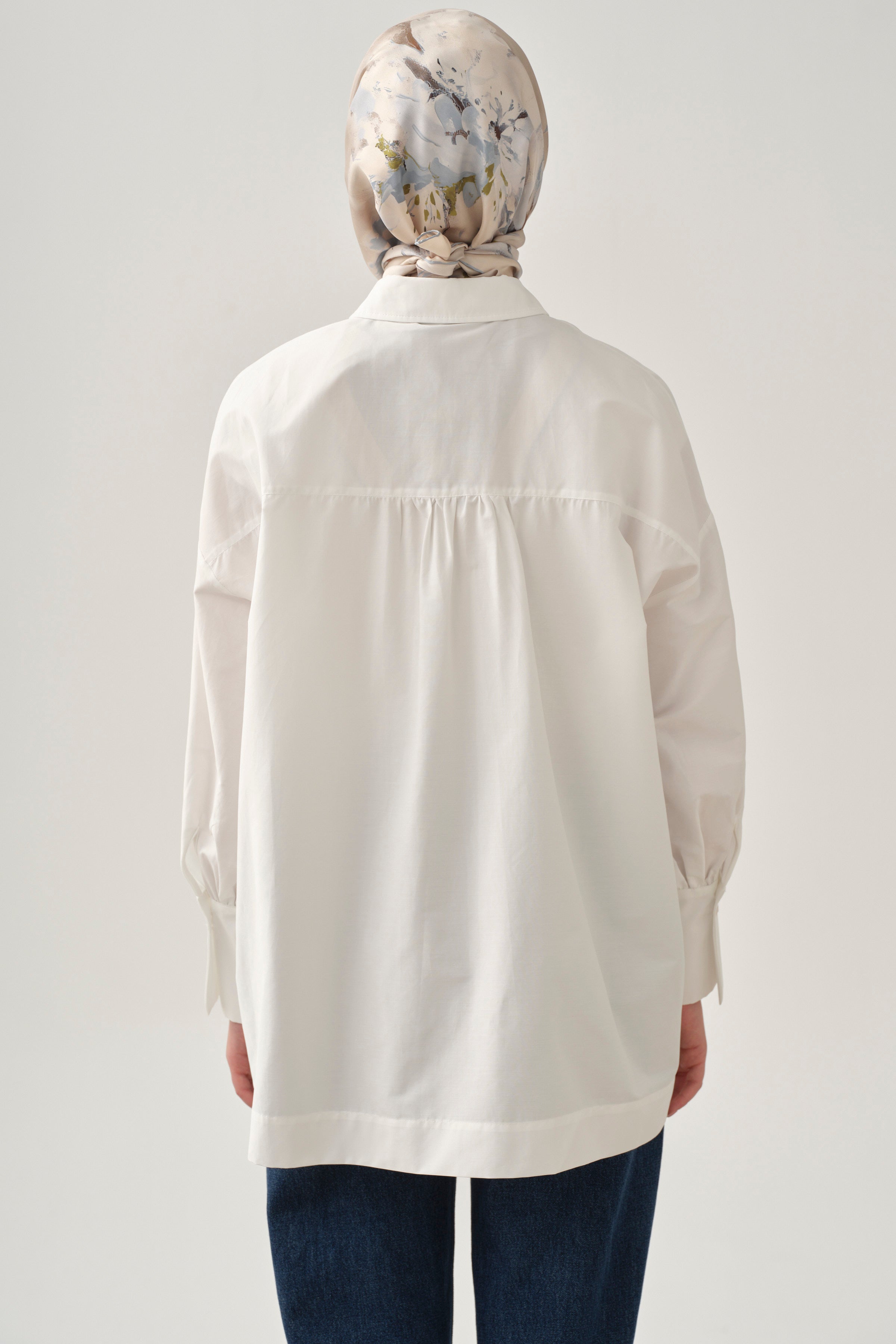 Geniş Manşetli Gömlek - Ekru TUGBA