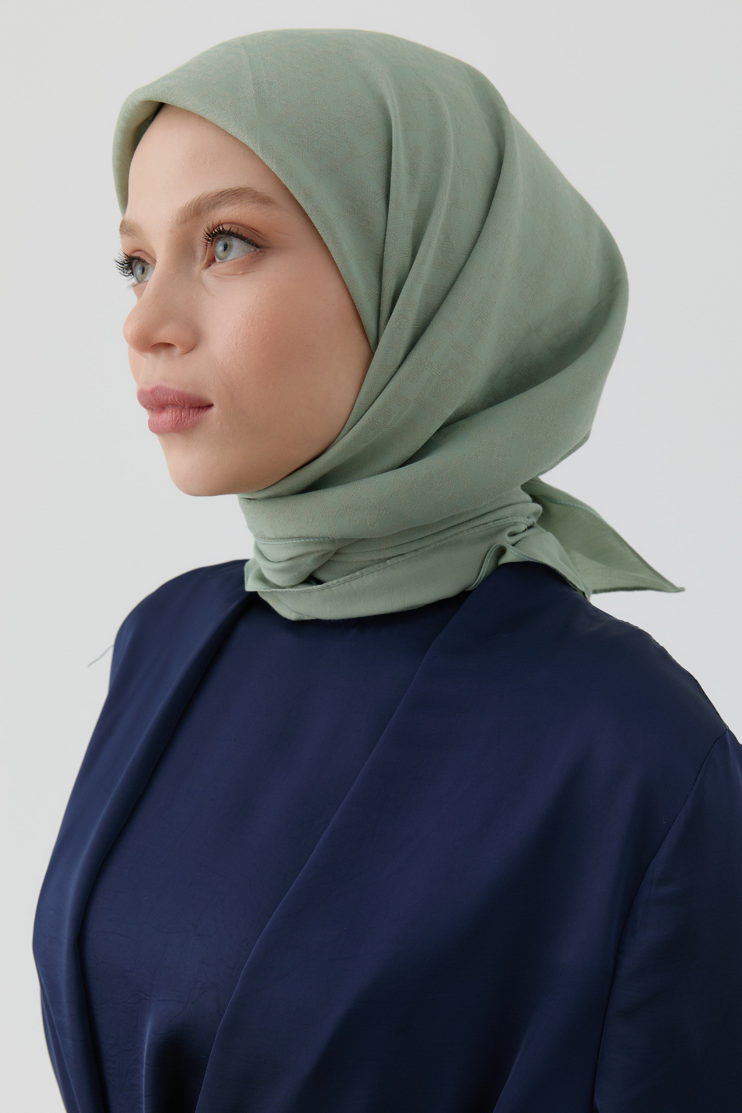 Geometrik Desen Stil Eşarp - Çağla TUGBA