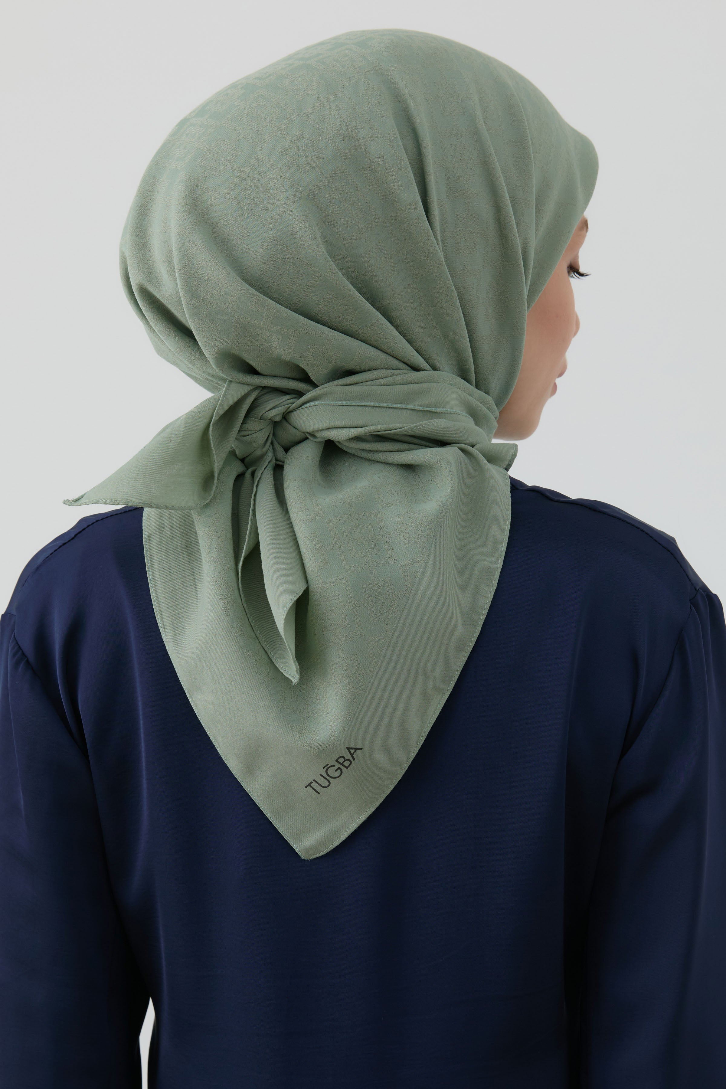 Geometrik Desen Stil Eşarp - Çağla TUGBA