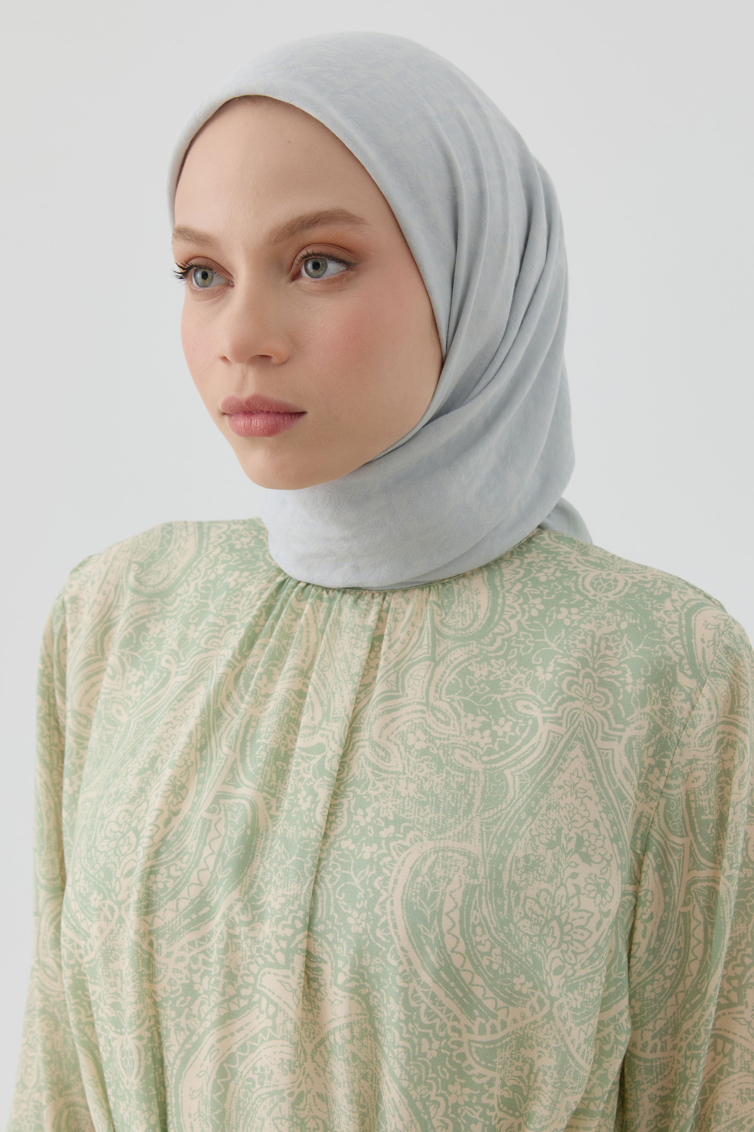 Geometrik Desen Stil Eşarp - Gümüş TUGBA