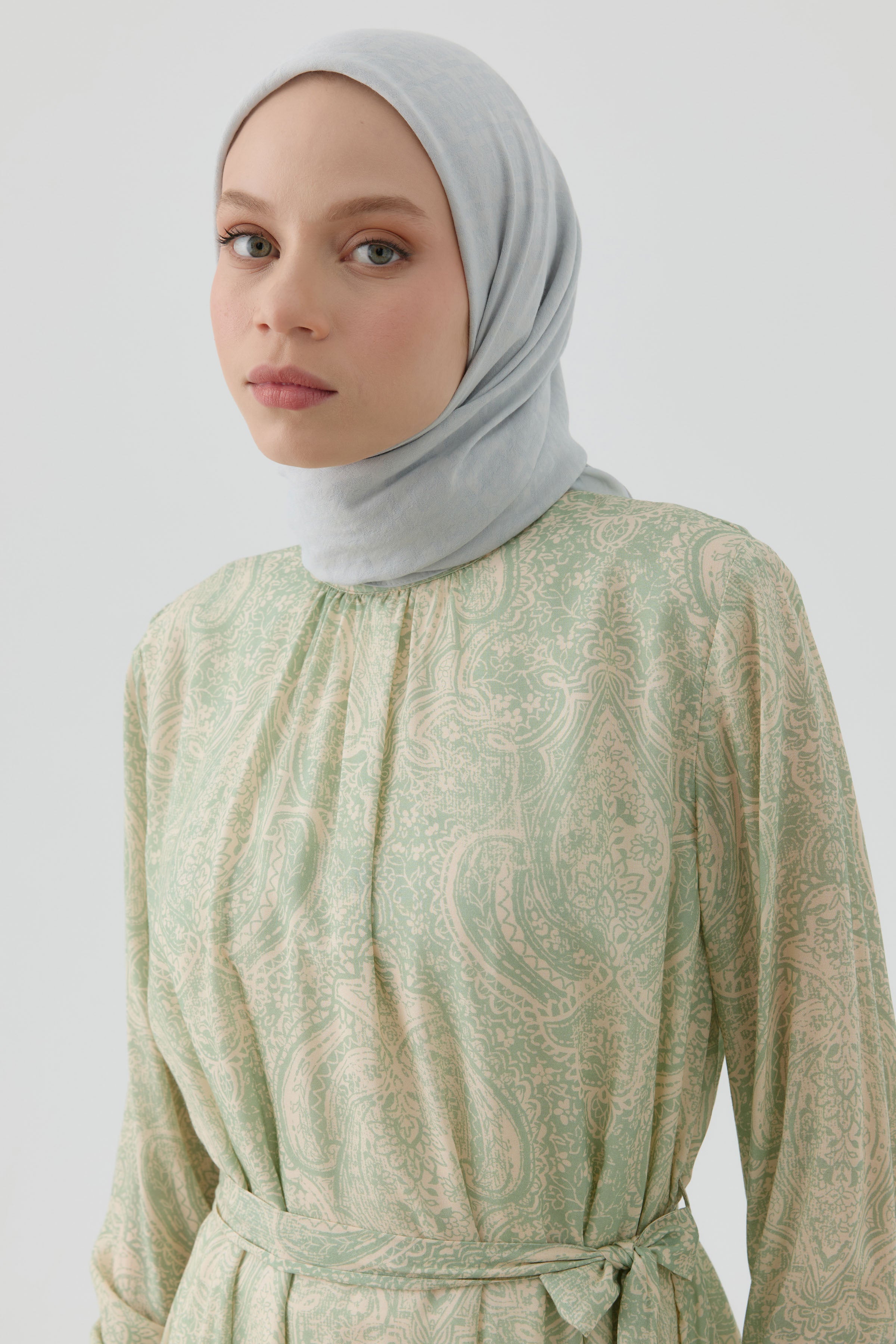 Geometrik Desen Stil Eşarp - Gümüş TUGBA