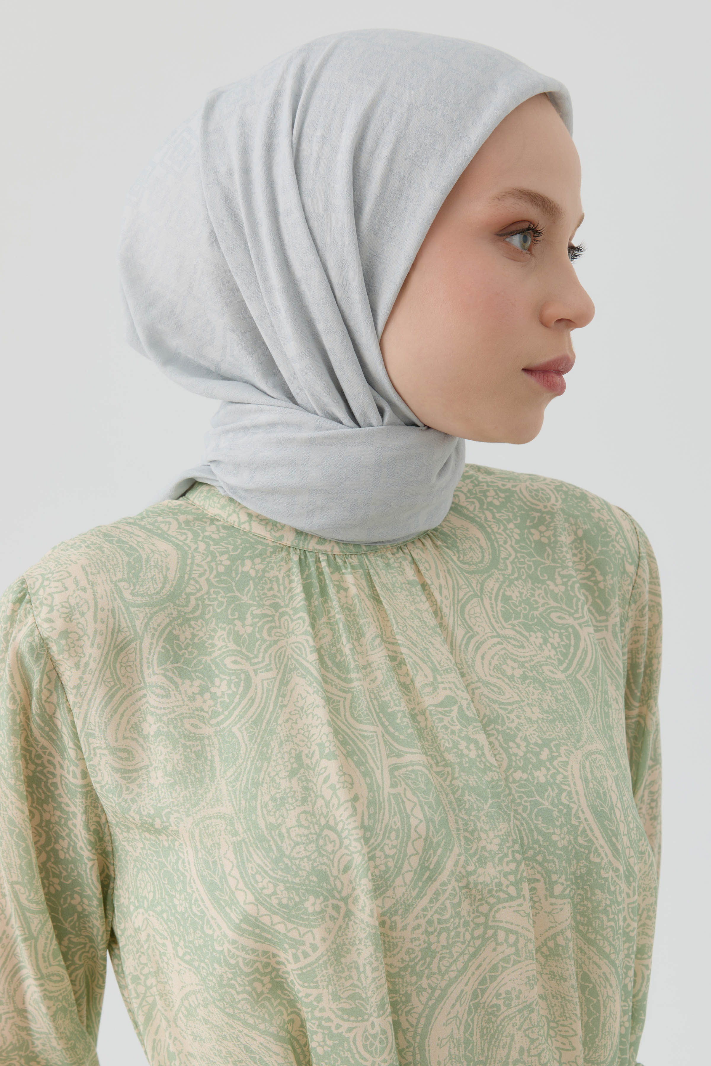 Geometrik Desen Stil Eşarp - Gümüş TUGBA