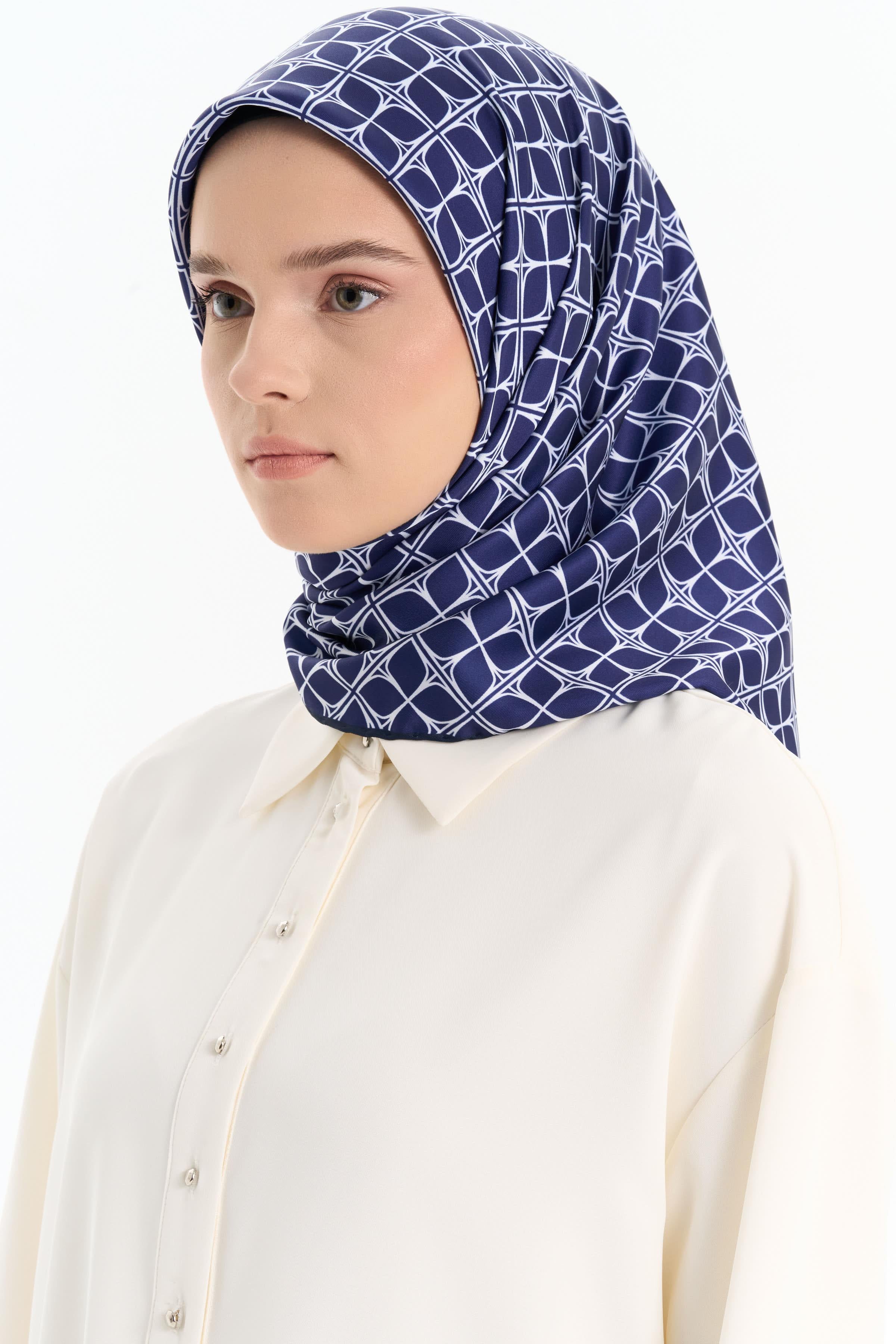 Geometrik Desenli Stil Eşarp - Havacı TUGBA