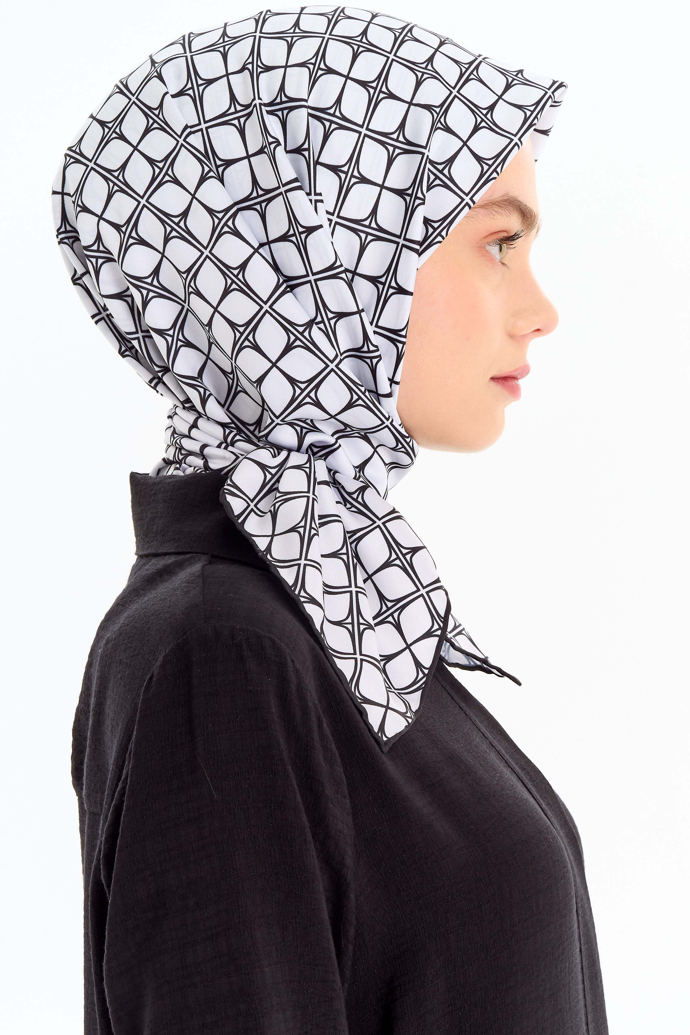 Geometrik Desenli Stil Eşarp - Ekru TUGBA