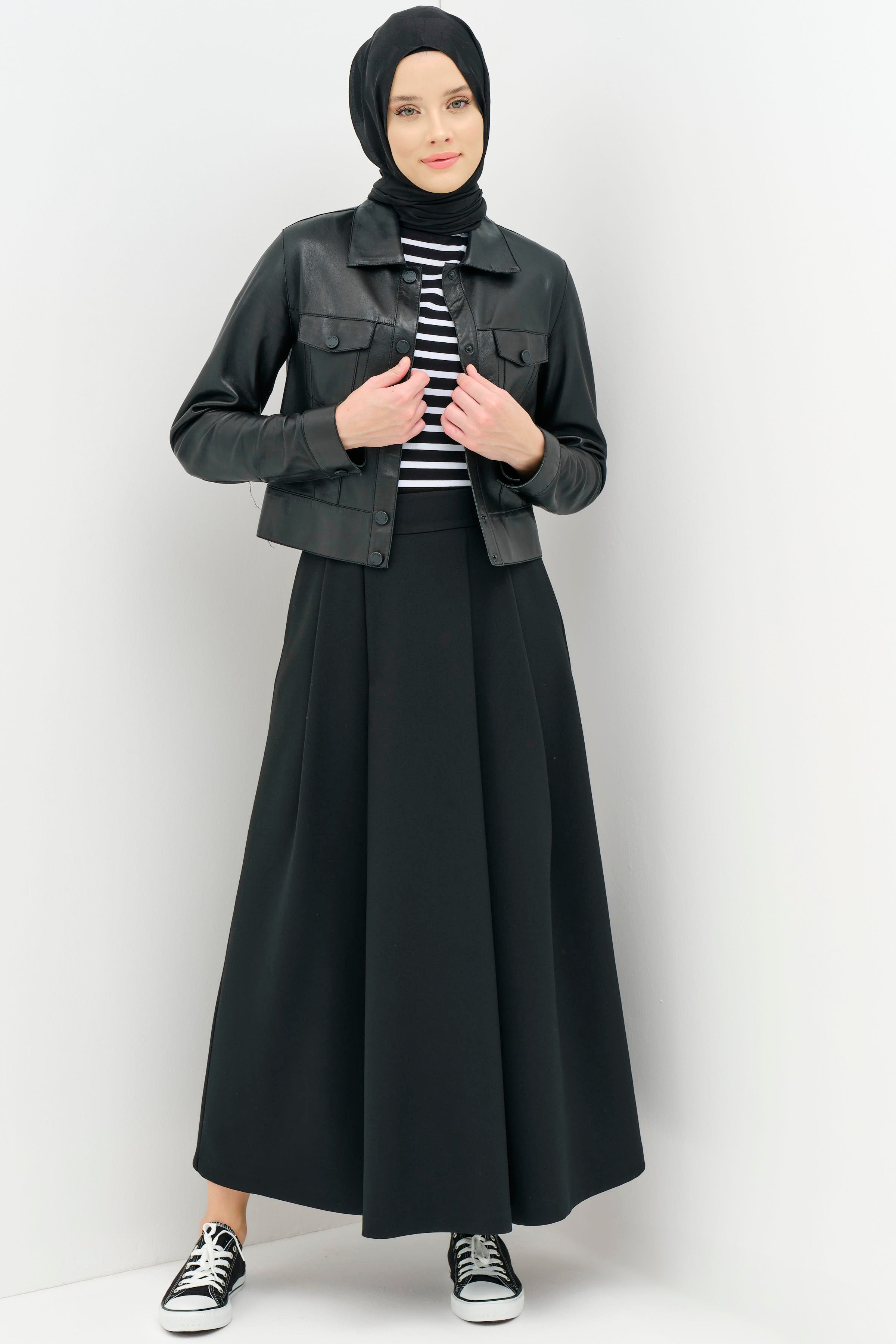 Gizli Cep Detaylı Pileli Etek - Siyah TUGBA