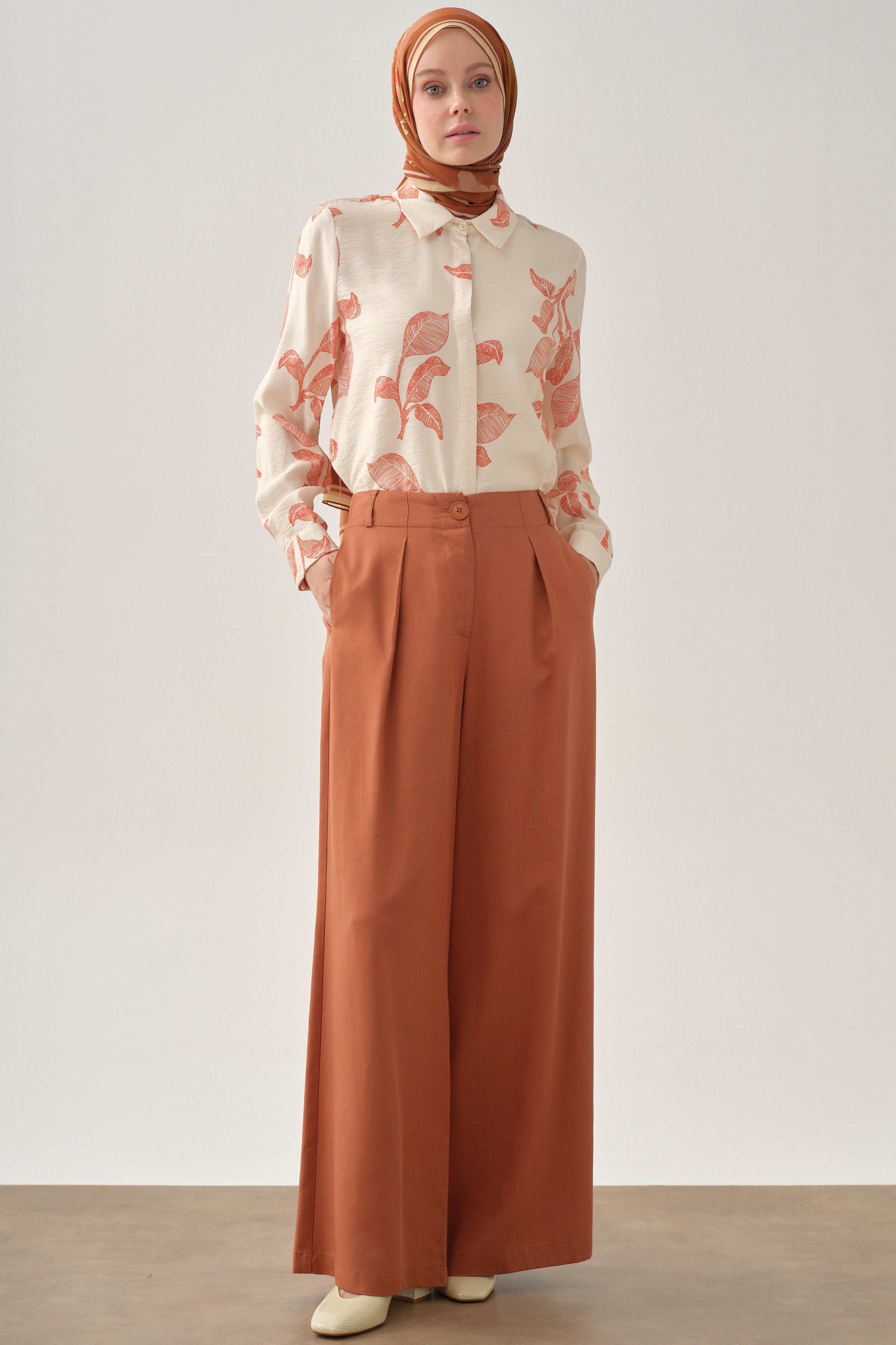 Gizli Cepli Pile Detaylı Pantolon - Kiremit TUGBA