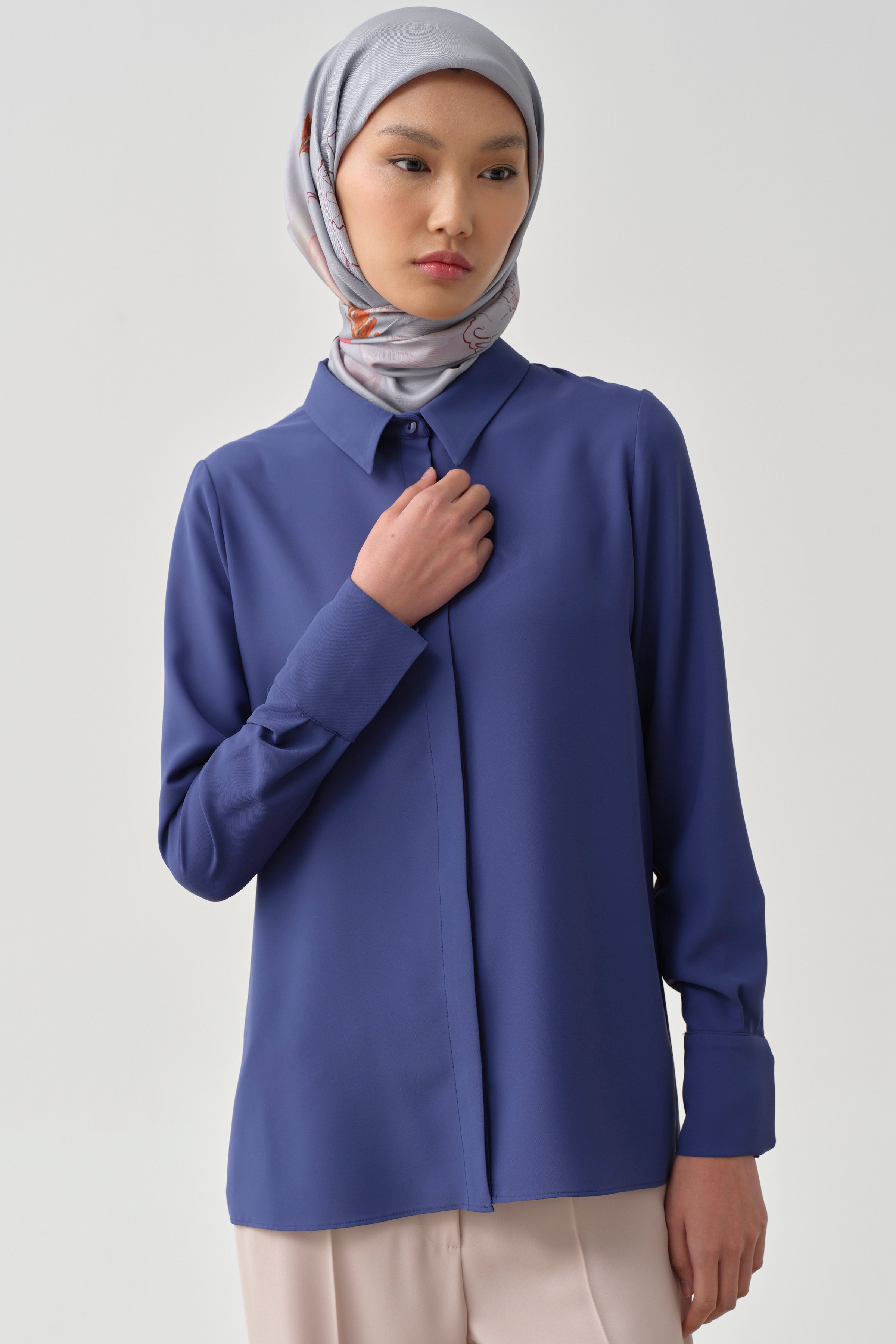 Gizli Patlı Basic Gömlek - Lacivert TUGBA