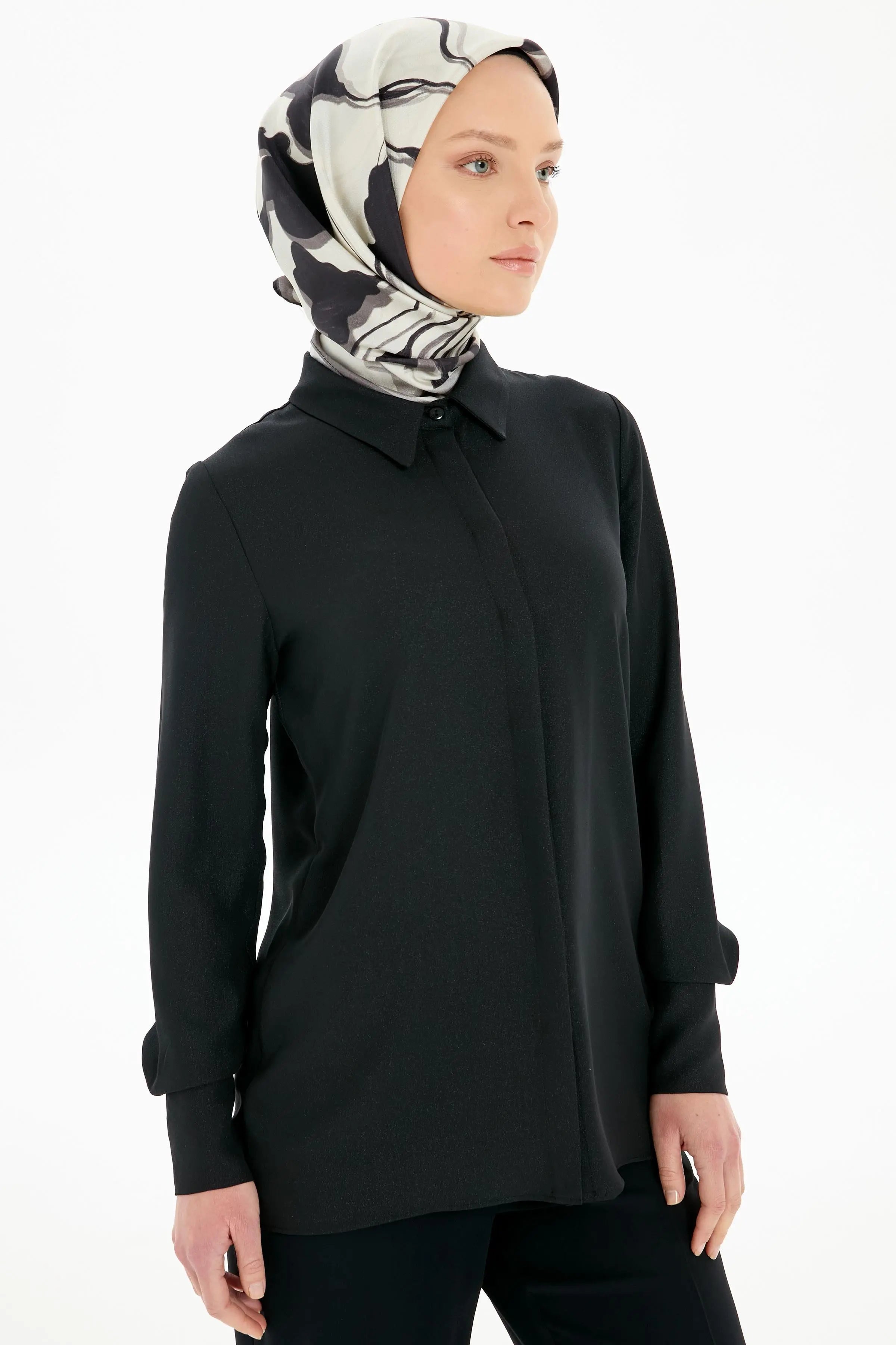 Gizli Patlı Basic Gömlek - Siyah TUGBA