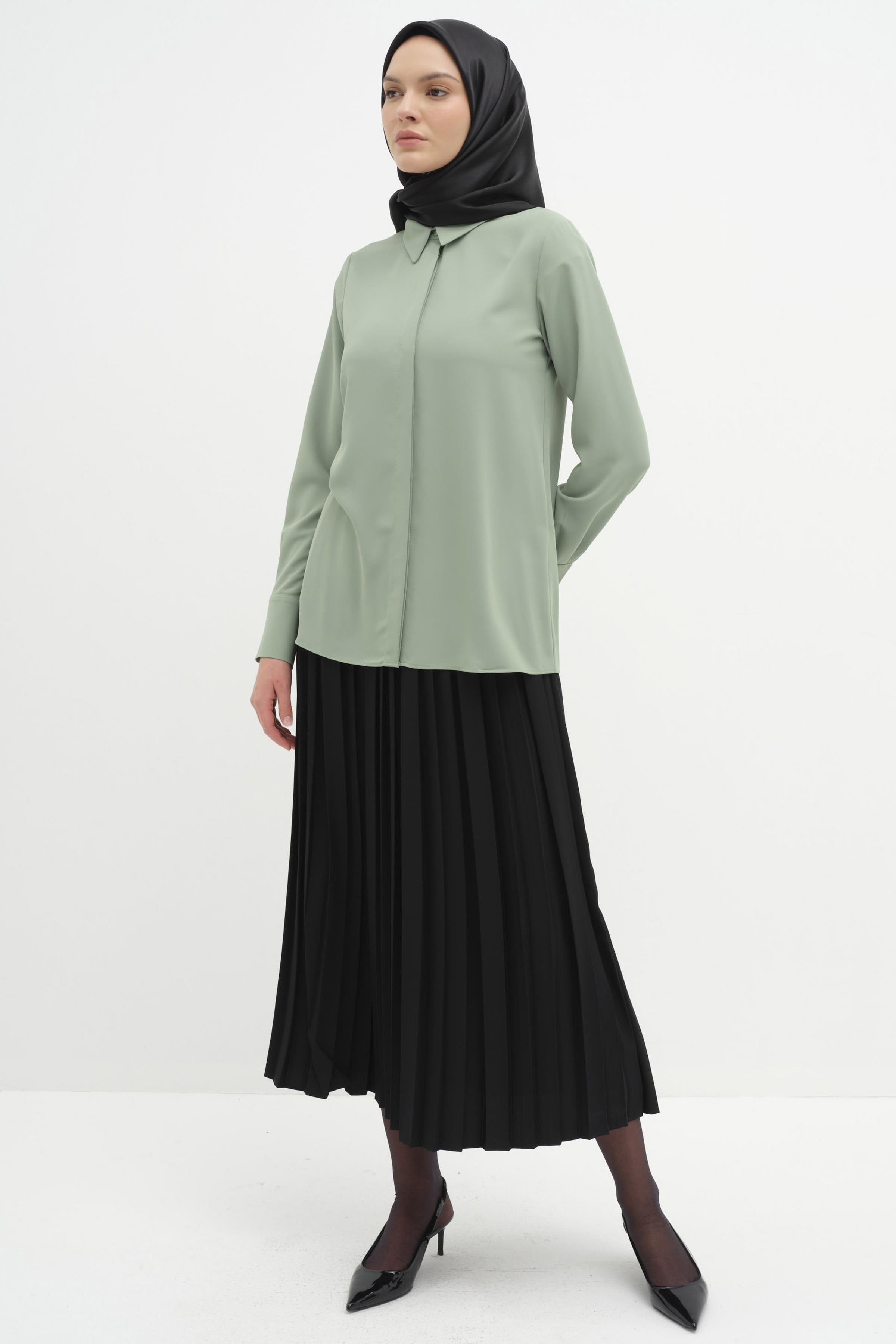 Gizli Patlı Basic Gömlek - Yeşil TUGBA