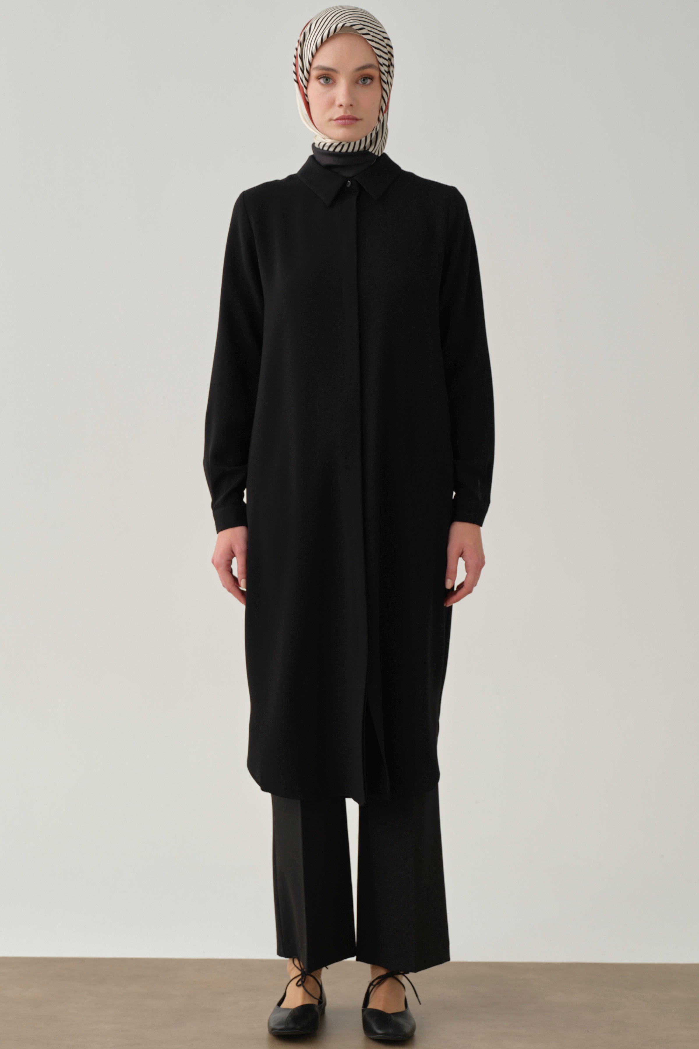 Gizli Patlı Basic Tunik - Siyah TUGBA