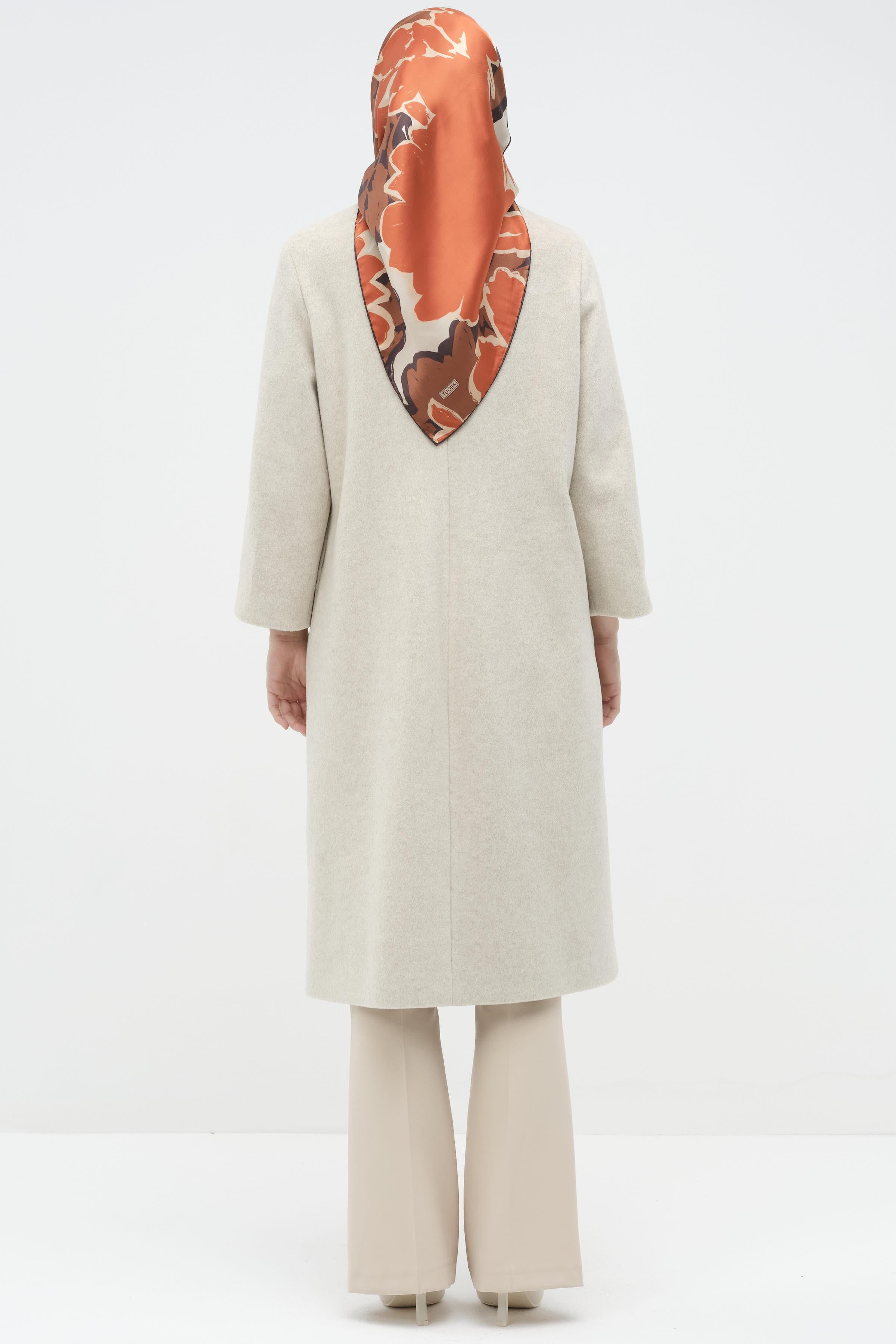 Gizli Patlı Broş Detaylı Kaban - Bej TUGBA