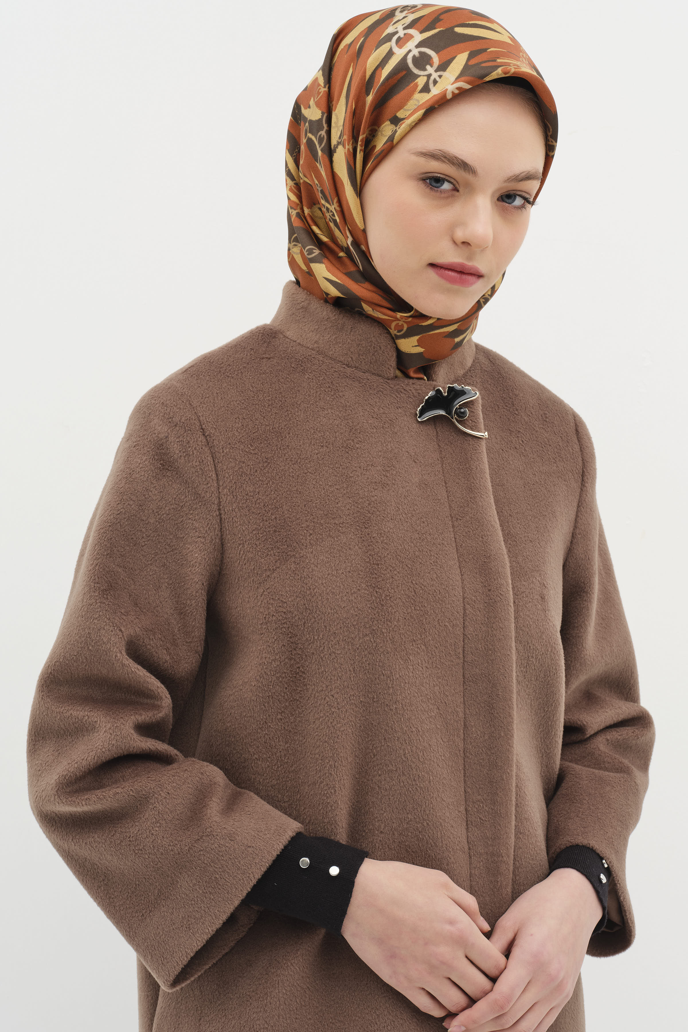 Gizli Patlı Broş Detaylı Kaban - Kahve TUGBA