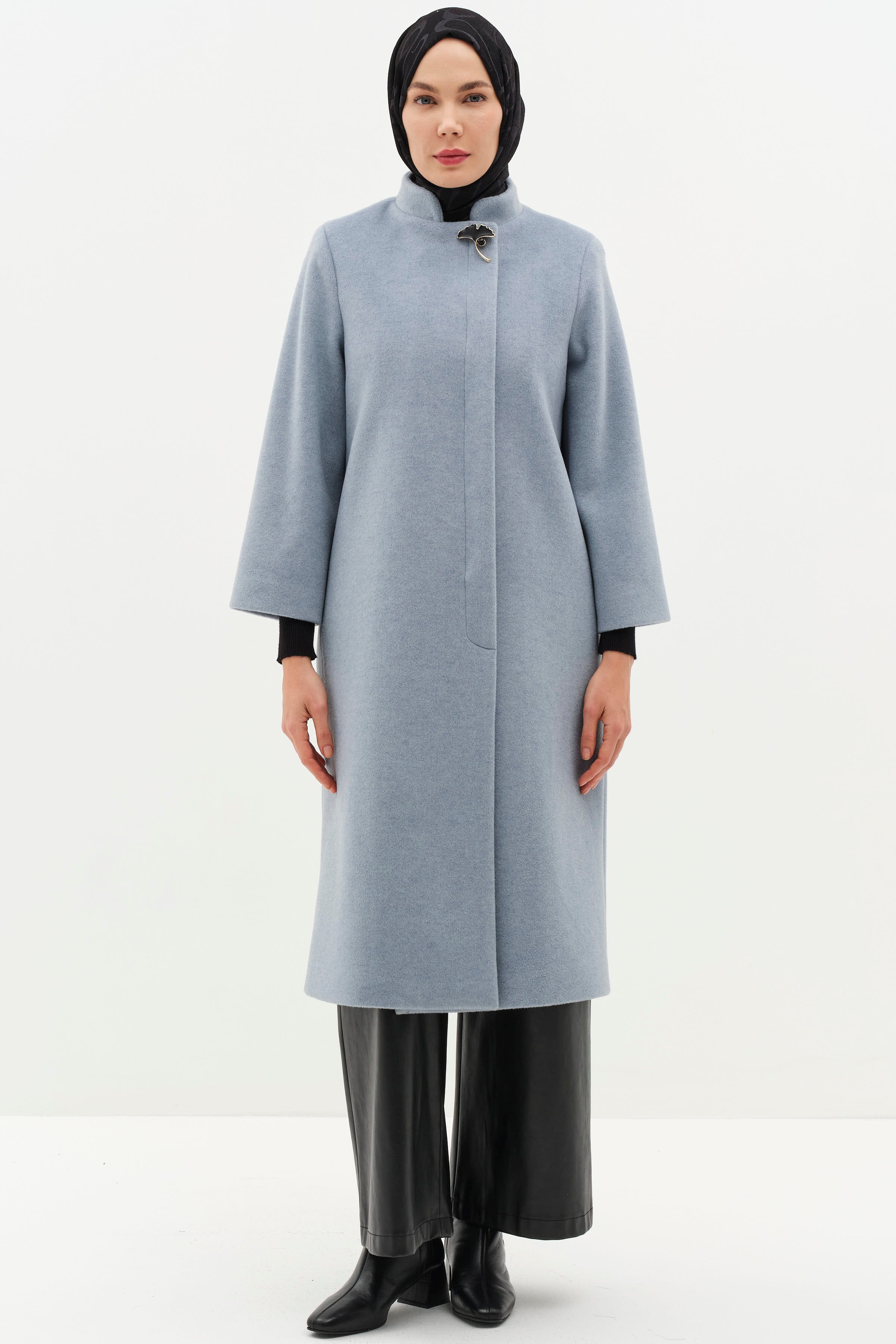 Gizli Patlı Broş Detaylı Kaban - Mavi TUGBA