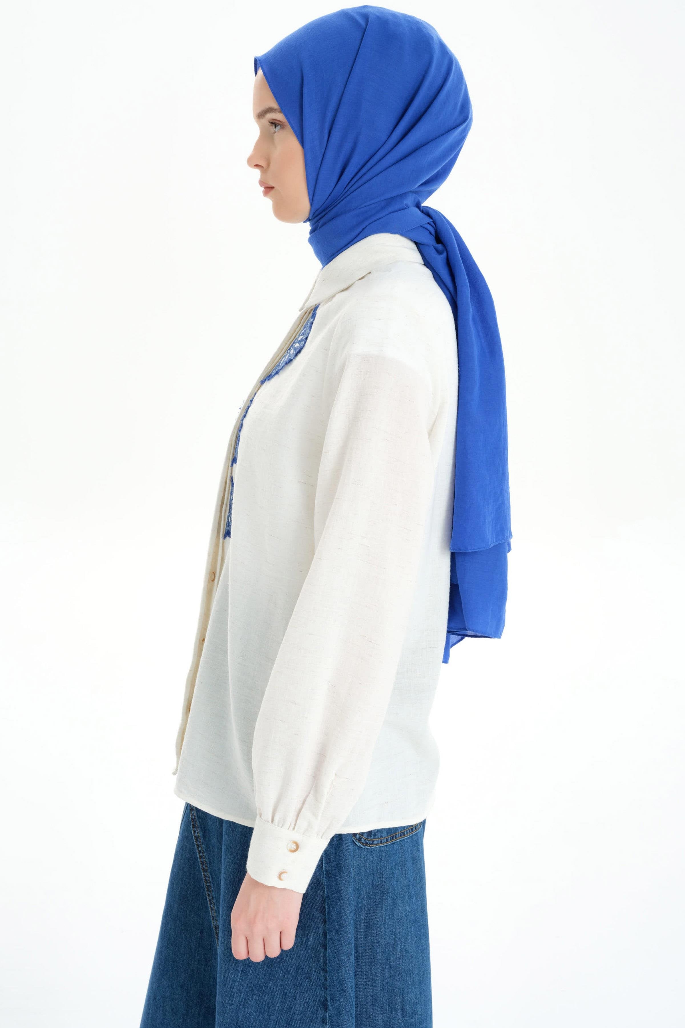 Gizli Patlı Nakış Detaylı Gömlek - Ekru - Mavi TUGBA