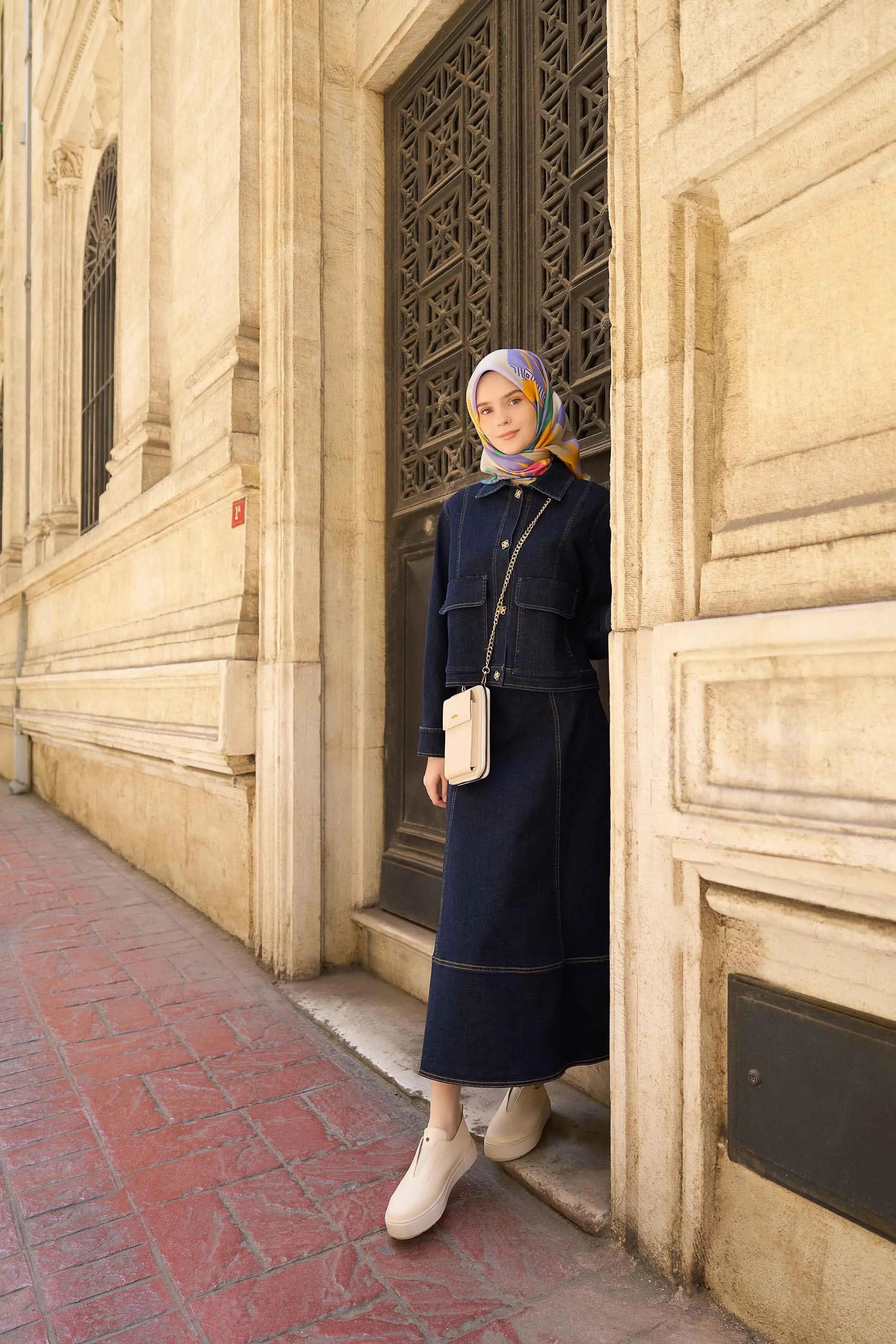 Gold Düğmeli Crop Kot Ceket - Lacivert TUGBA