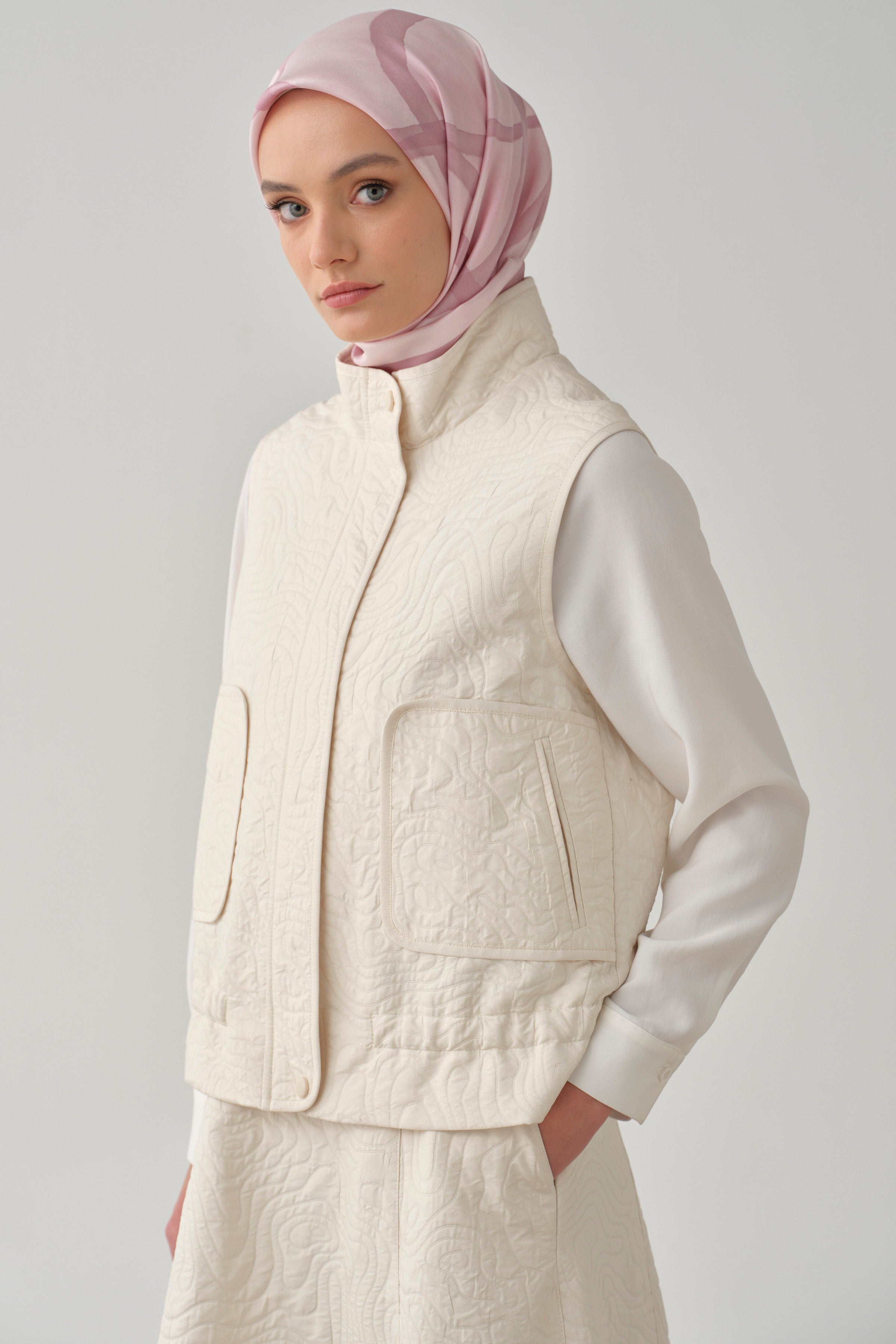 Grogren Biyeli Kısa Kapitone Yelek - Ekru TUGBA