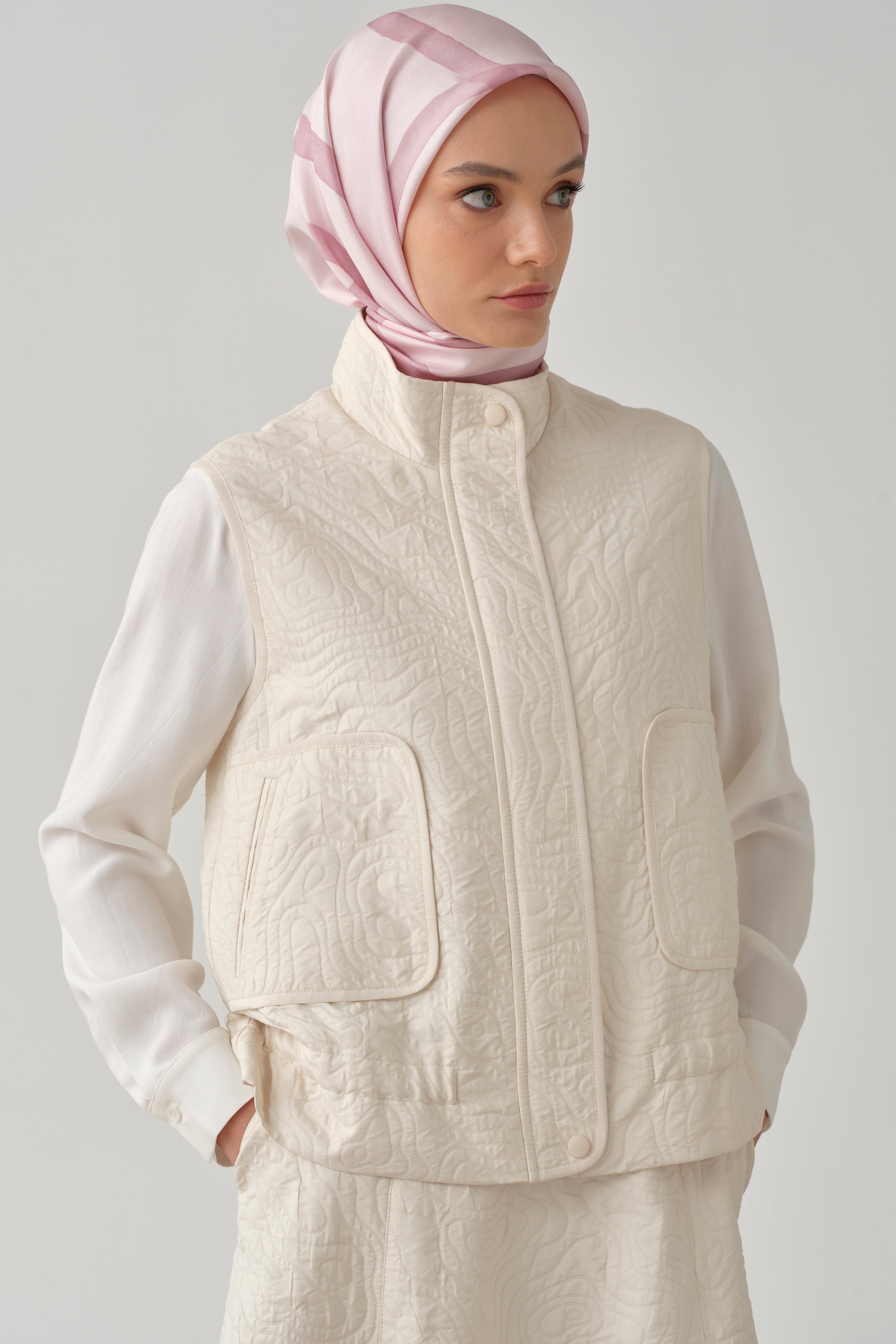 Grogren Biyeli Kısa Kapitone Yelek - Ekru TUGBA