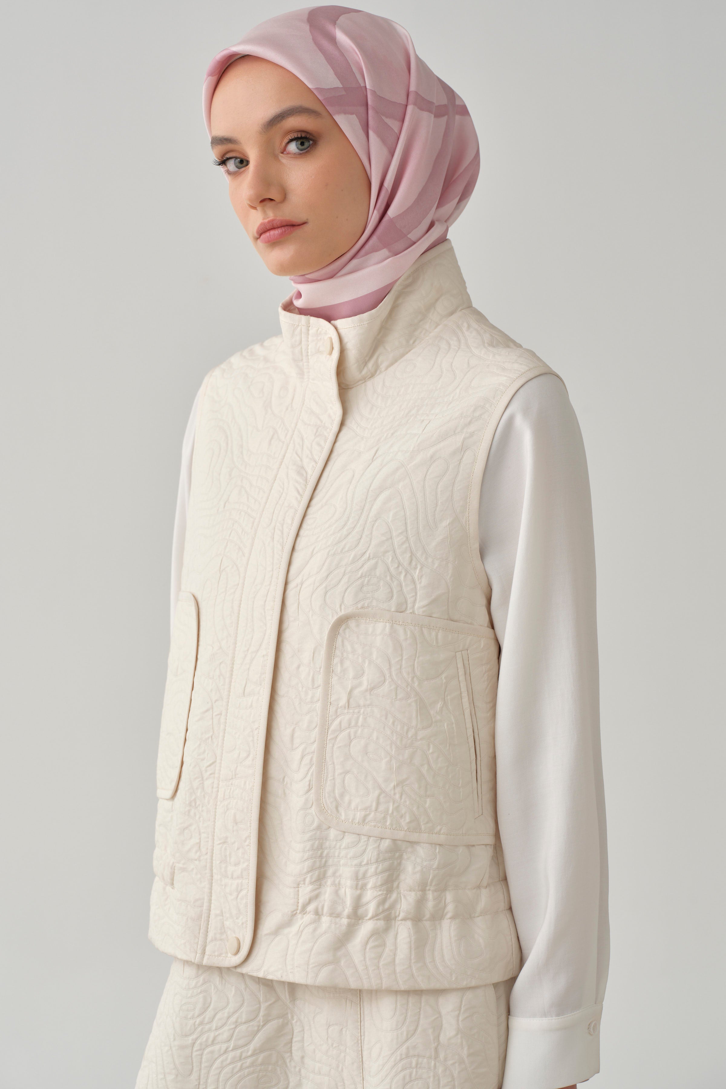 Grogren Biyeli Kısa Kapitone Yelek - Ekru TUGBA