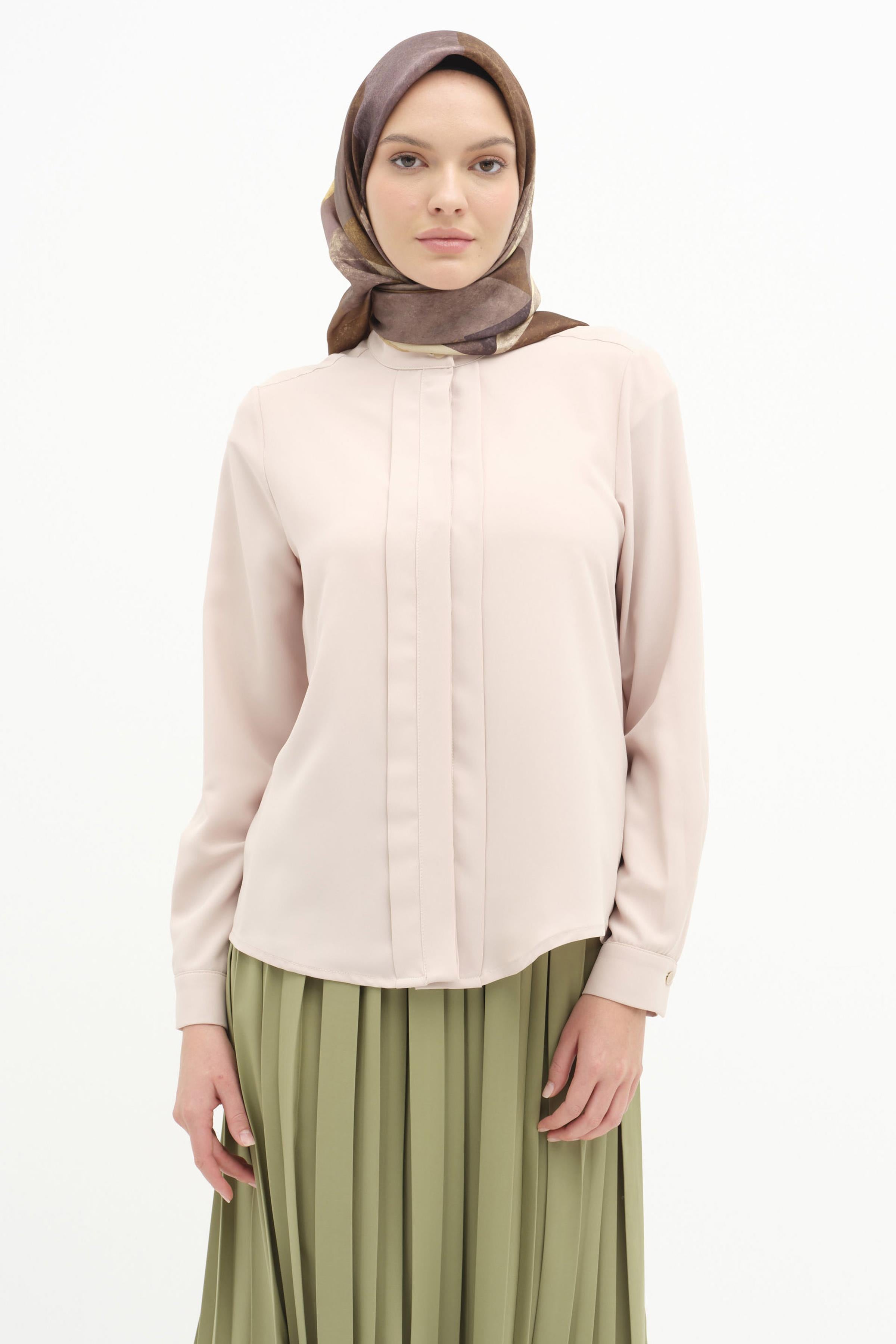 Hakim Yaka Pile Detaylı Gömlek - Bej TUGBA