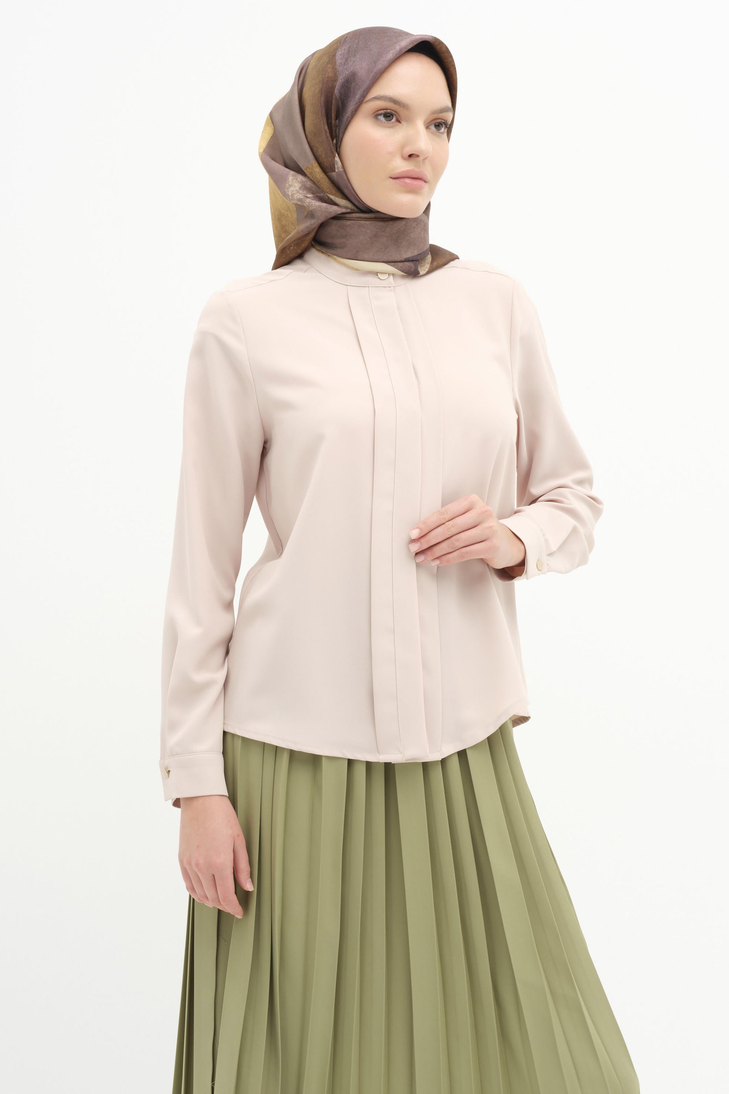 Hakim Yaka Pile Detaylı Gömlek - Bej TUGBA