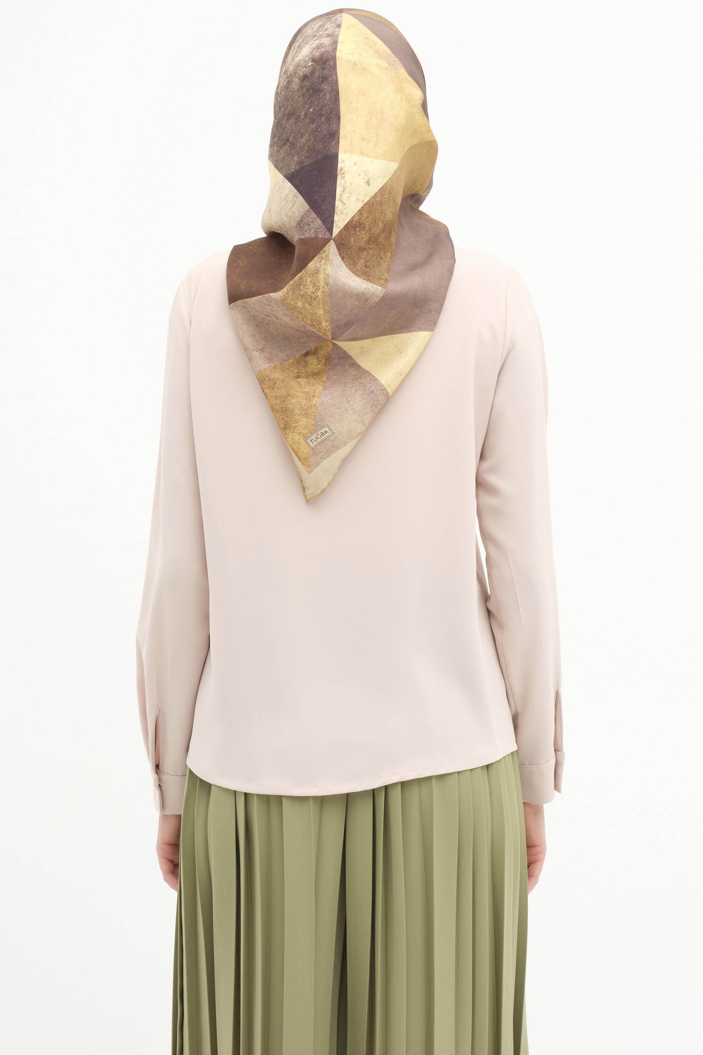 Hakim Yaka Pile Detaylı Gömlek - Bej TUGBA